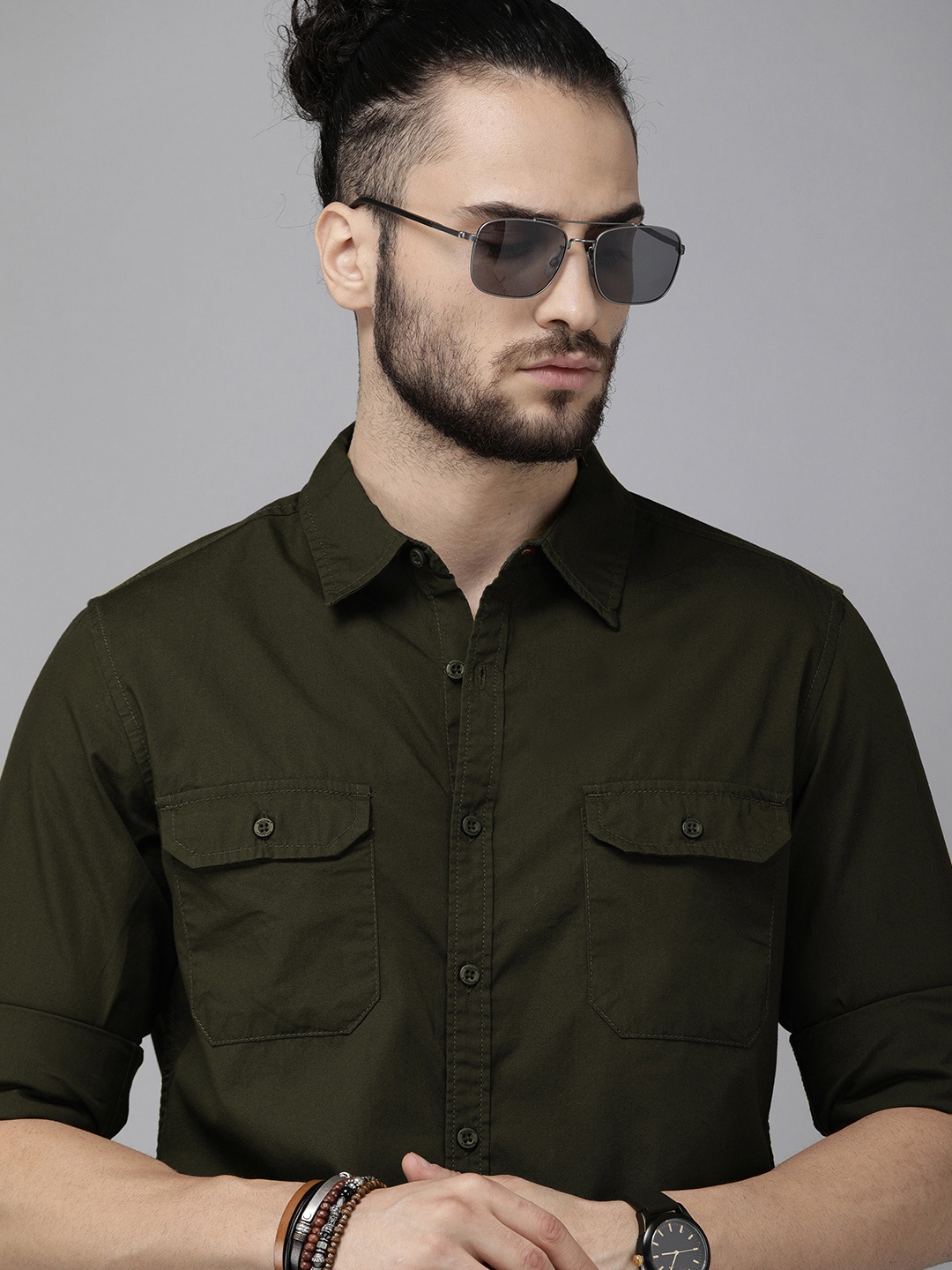 

The Roadster Lifestyle Co Men Olive Green Solid Casual Shirt