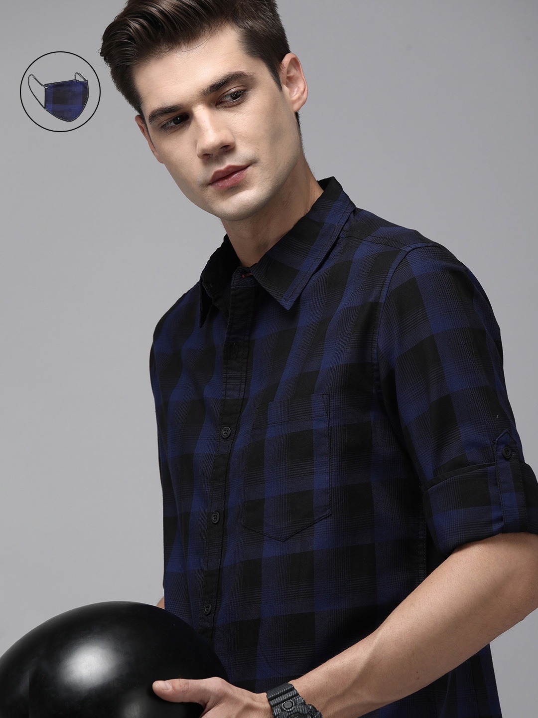 

The Roadster Lifestyle Co Men Blue & Black Checked Casual Shirt With Mask