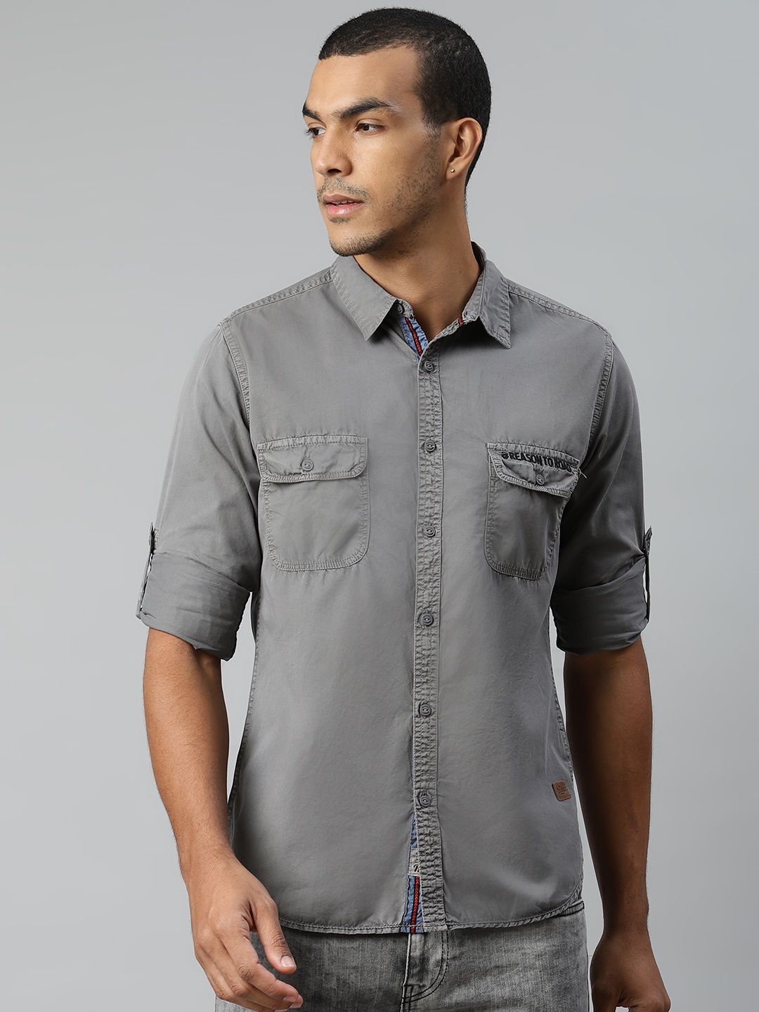 

The Roadster Lifestyle Co Men Grey Pure Cotton Regular Fit Solid Casual Shirt