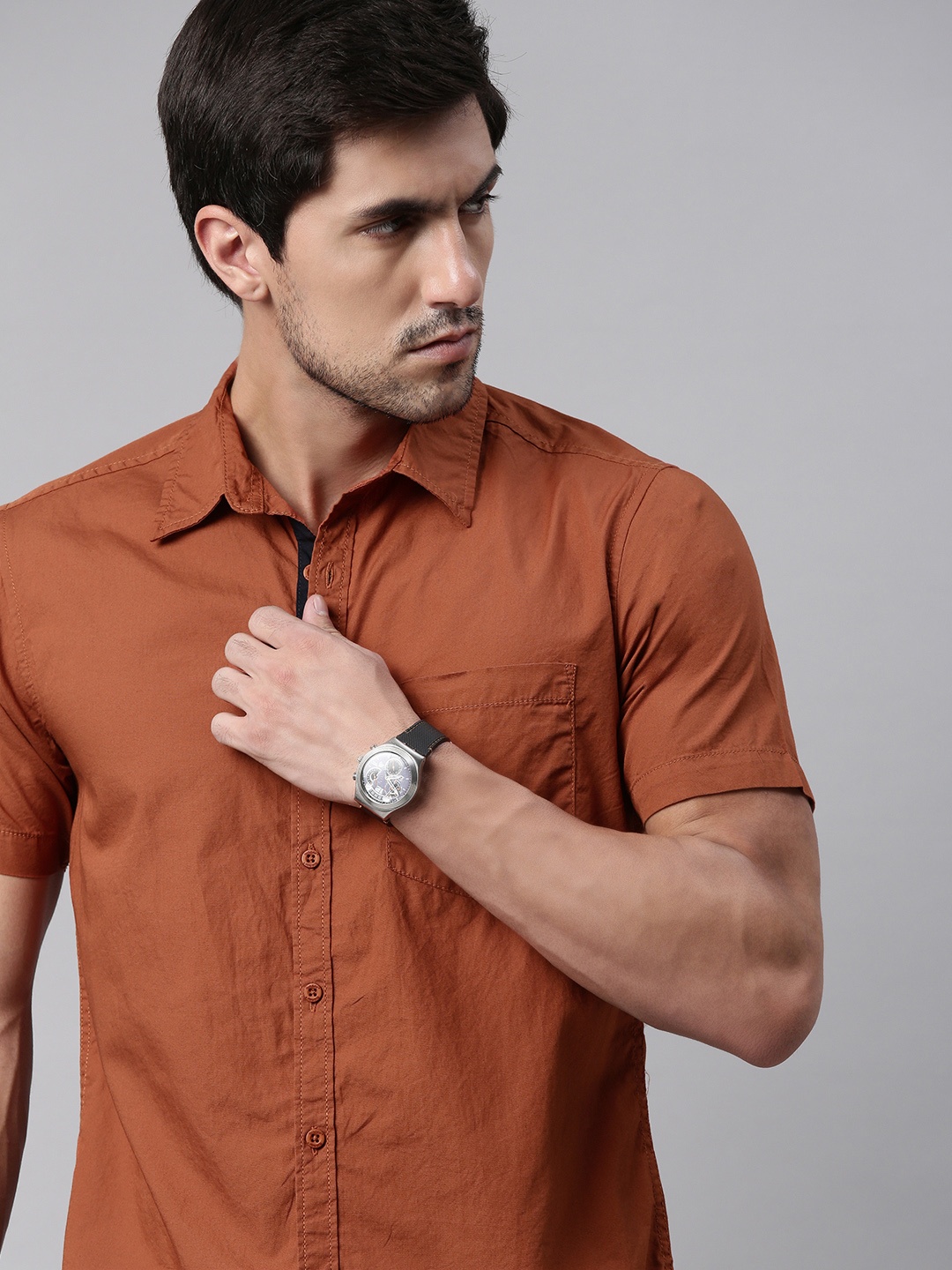 

Roadster Men Brown Solid Regular Fit Casual Shirt