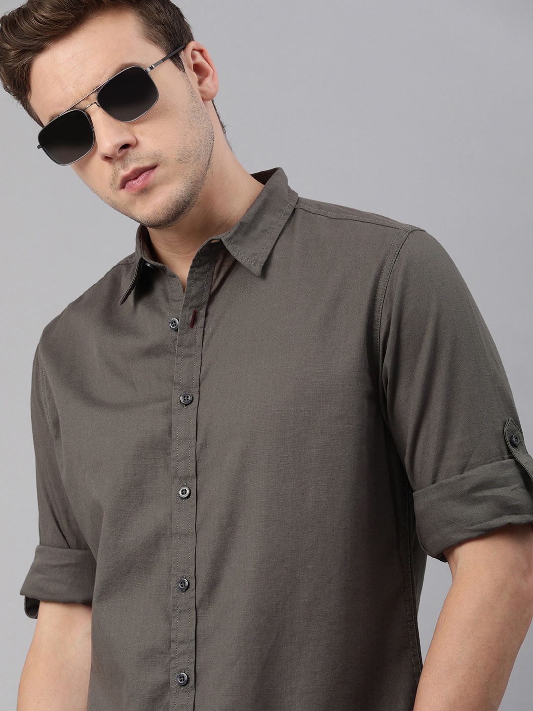 

The Roadster Lifestyle Co Men Grey Pure Cotton Casual Shirt With Slub Effect