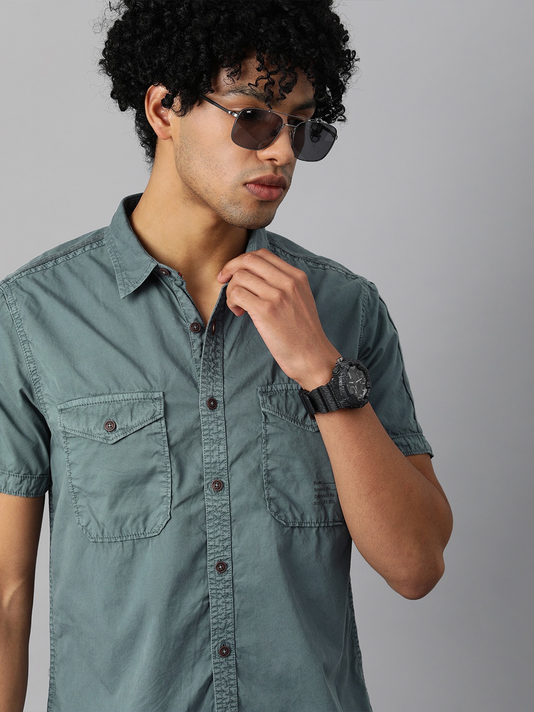 

The Roadster Lifestyle Co Men Blue Solid Regular Fit Casual Shirt