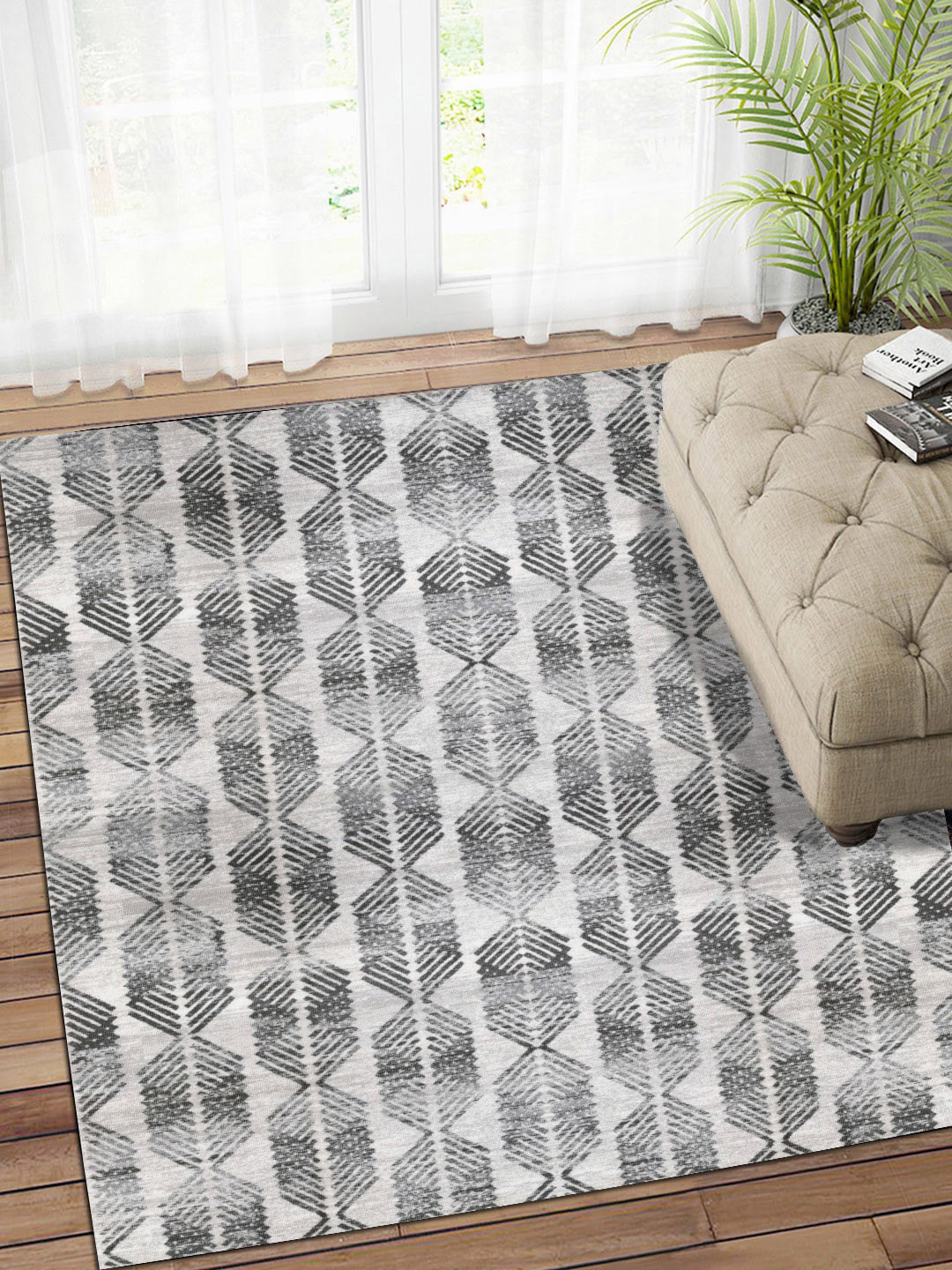 

Status Multi Geometric Anti-Skid Carpet