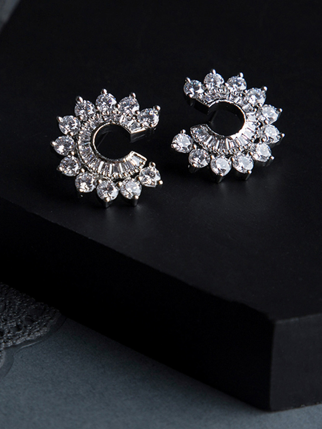 

Queen Be Silver-Toned Contemporary Studs