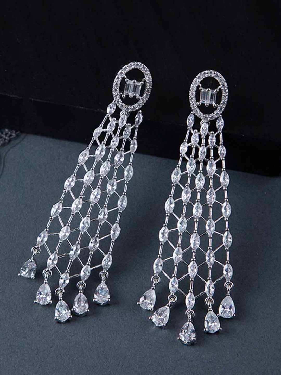 

Queen Be Silver-Toned Contemporary Hoop Earrings