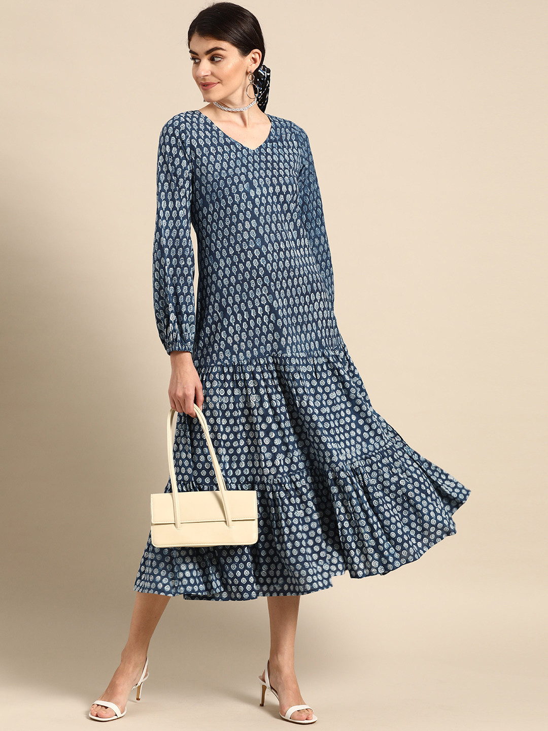 

Prakrti Women Navy Blue & Off-White Pure Cotton Handblock Dabu Print Tiered A-Line Dress