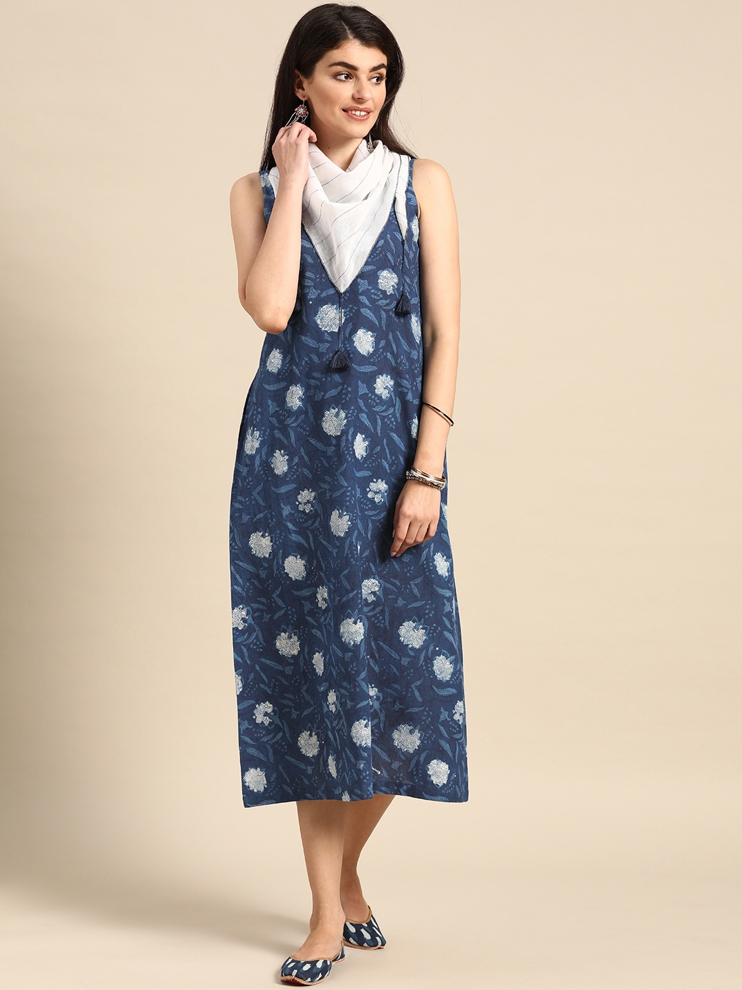 

Prakrti Women Navy Blue & Off-White Pure Cotton Handblock Jaal Print A-Line Sustainable Dress
