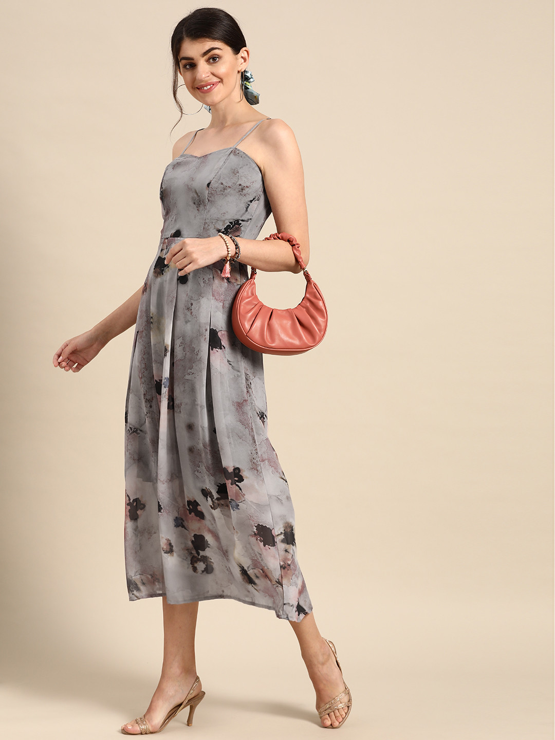 

Prakrti Women Grey & Black Digital Floral Printed A-Line Dress