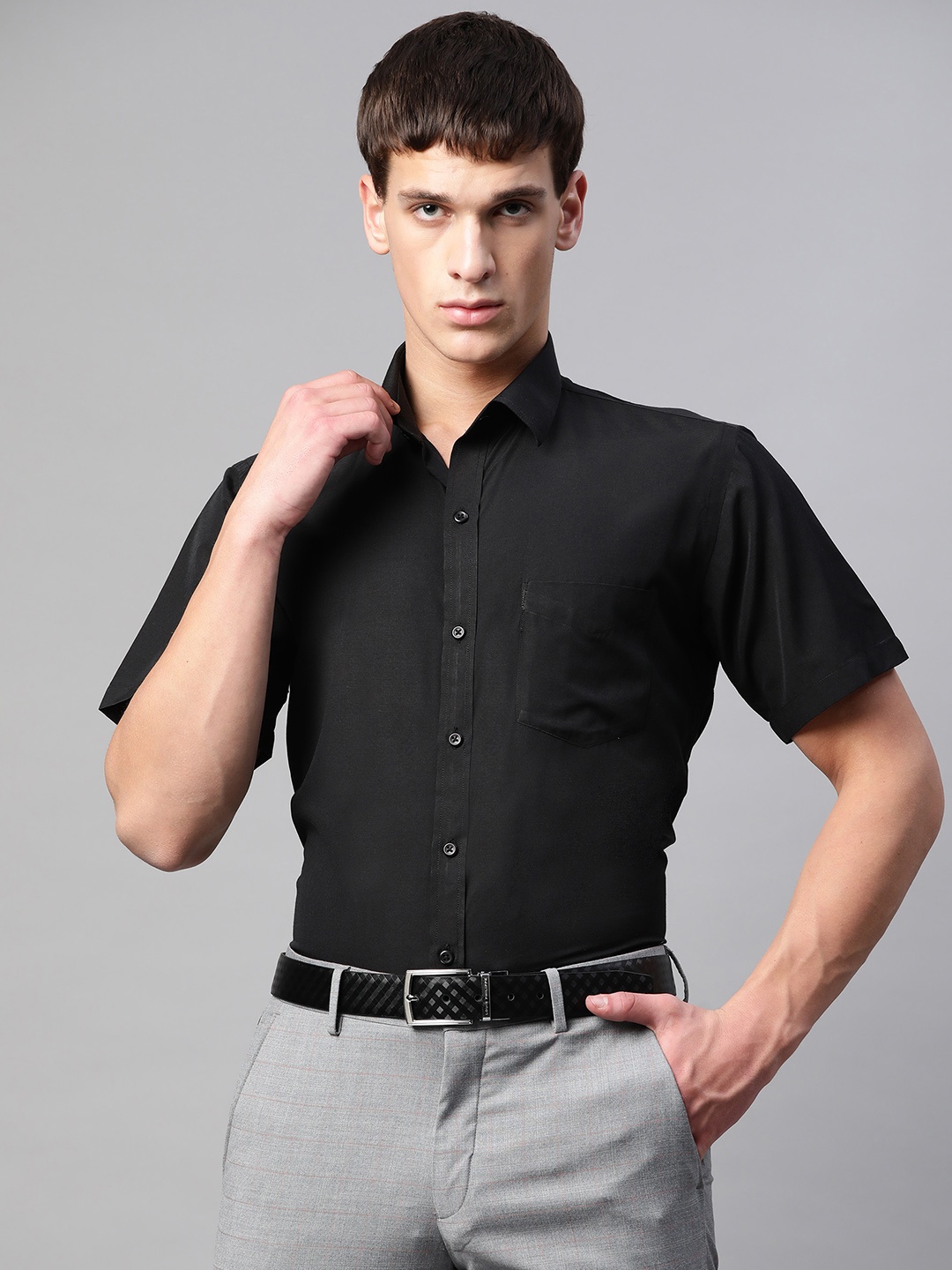 

English Navy Men Black Polyester Slim Fit Solid Formal Shirt