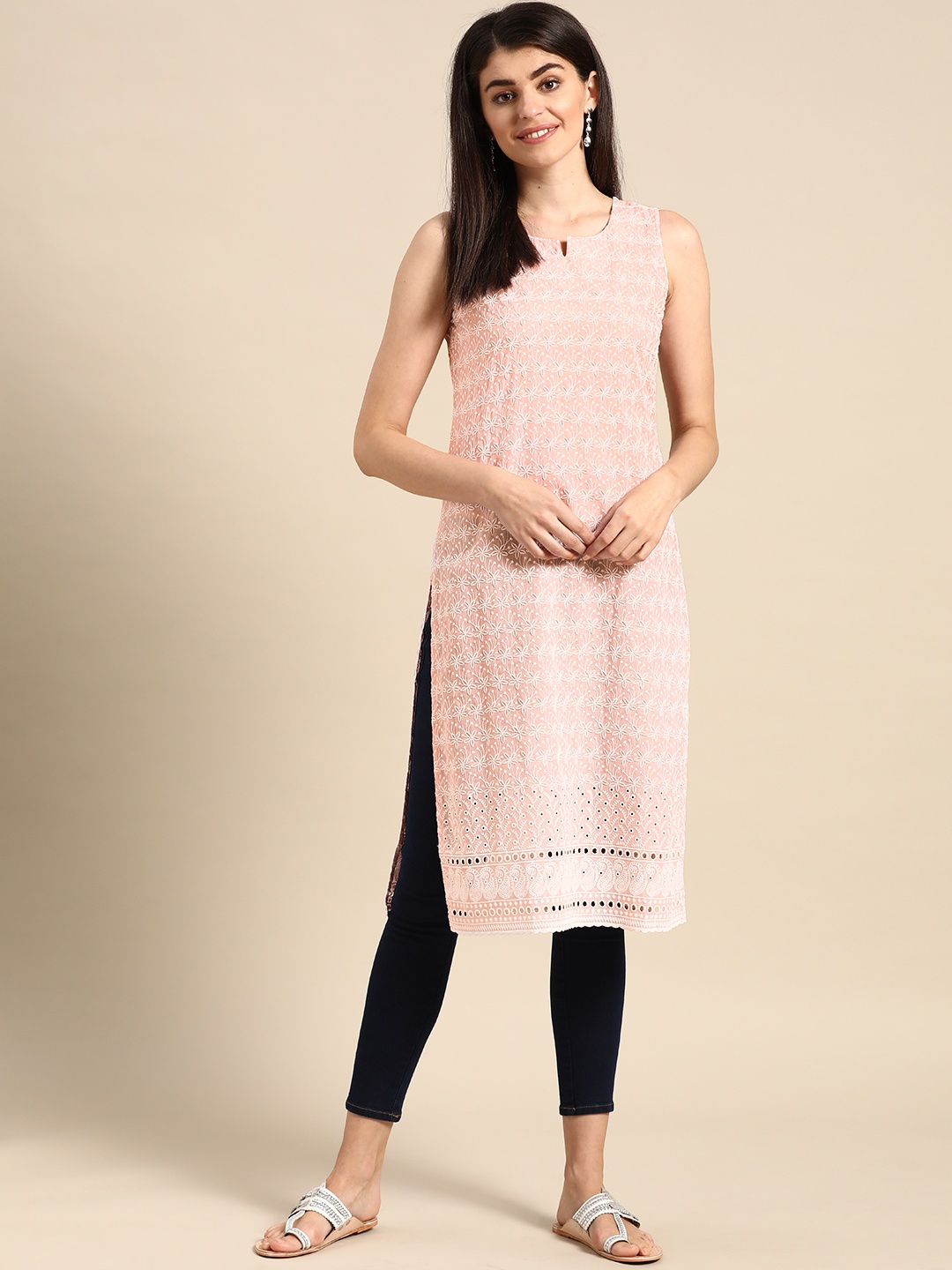 

Prakrti Women Peach-Coloured & White Floral Chikankari Embroidered Pure Cotton Kurta