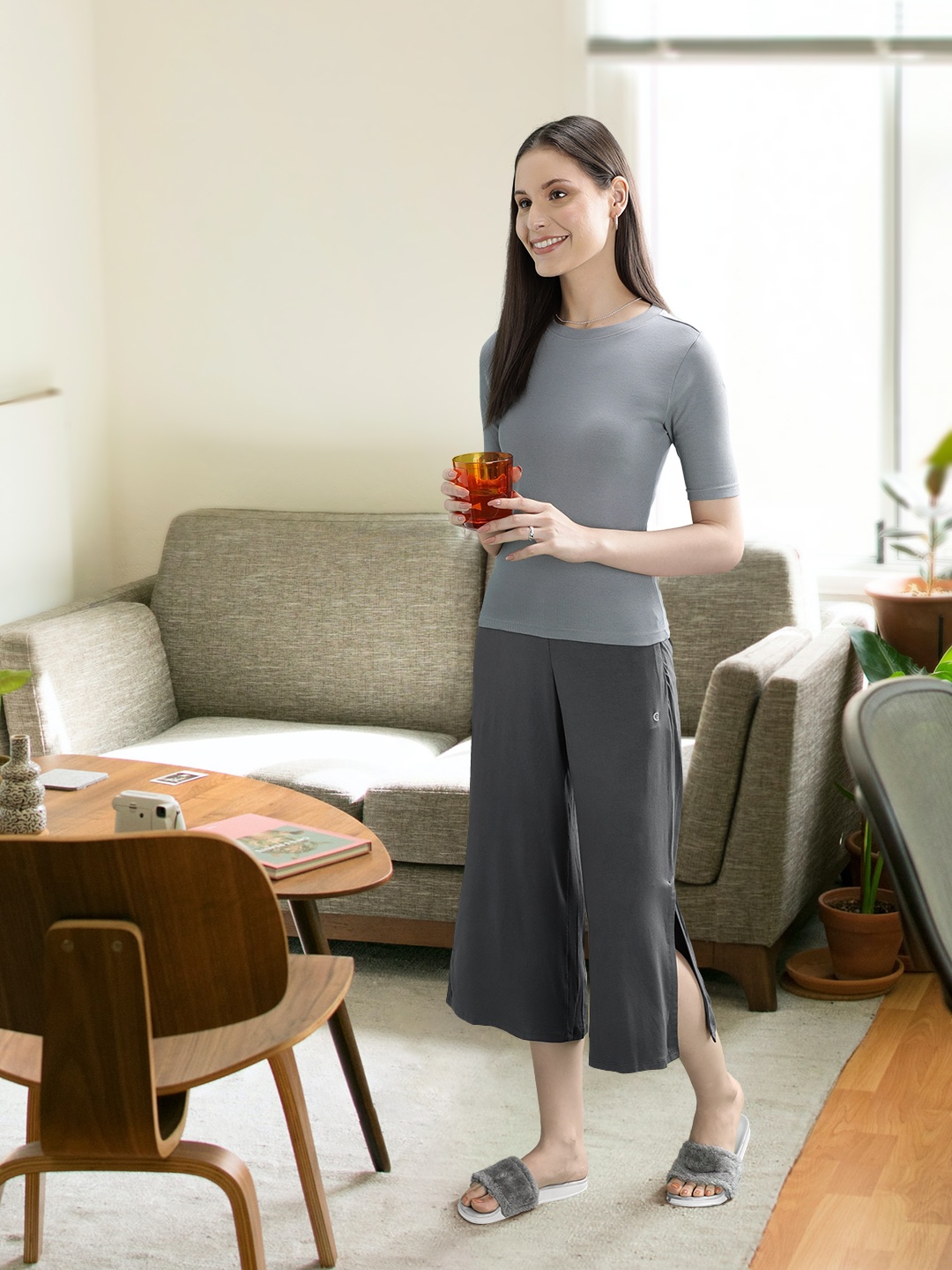 

Enamor Essentials Women Relaxed Fit Jersey Crop Lounge Pants, Navy blue