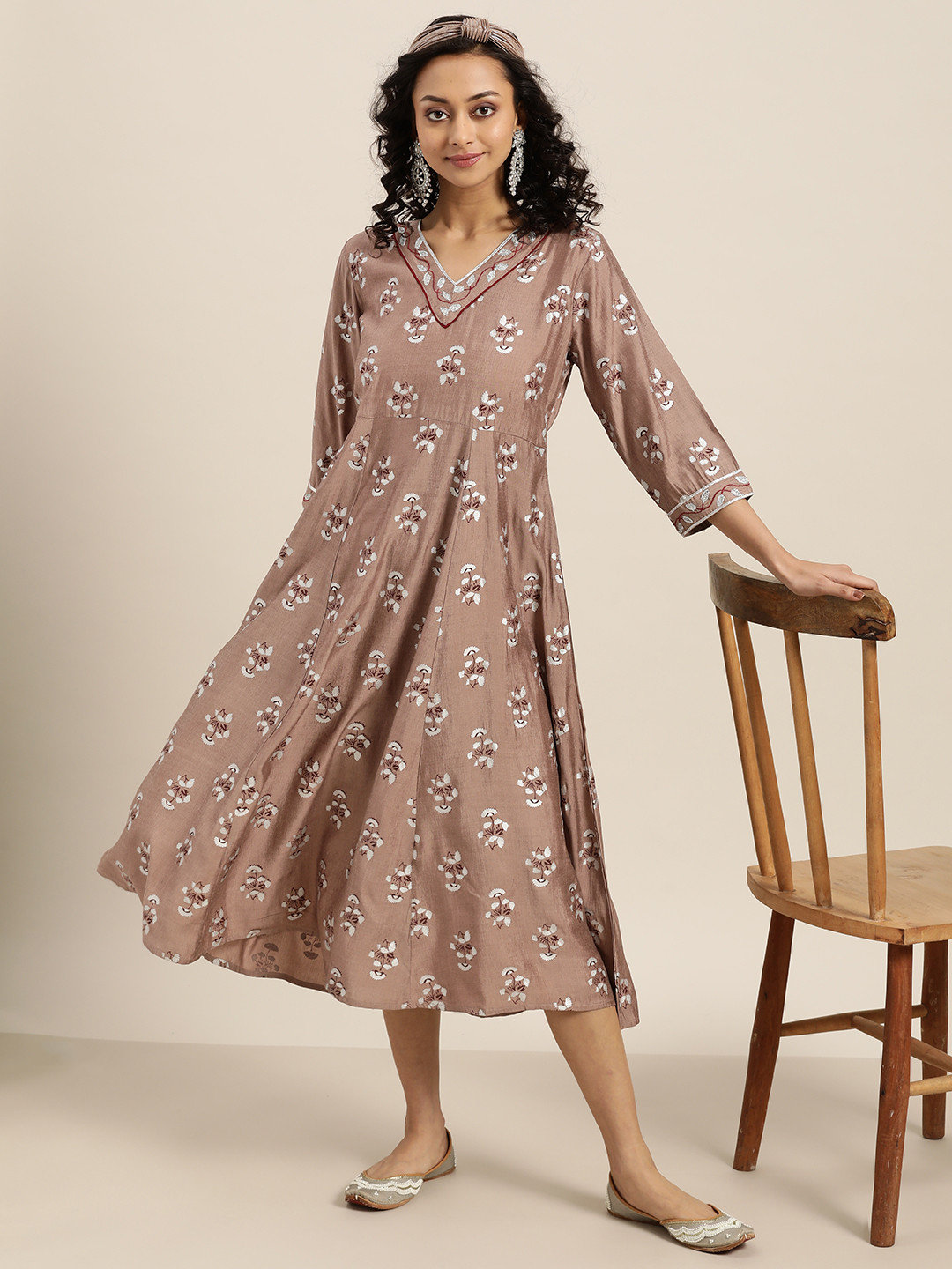 

Sangria Women Mauve & Silver Printed A-Line Dress