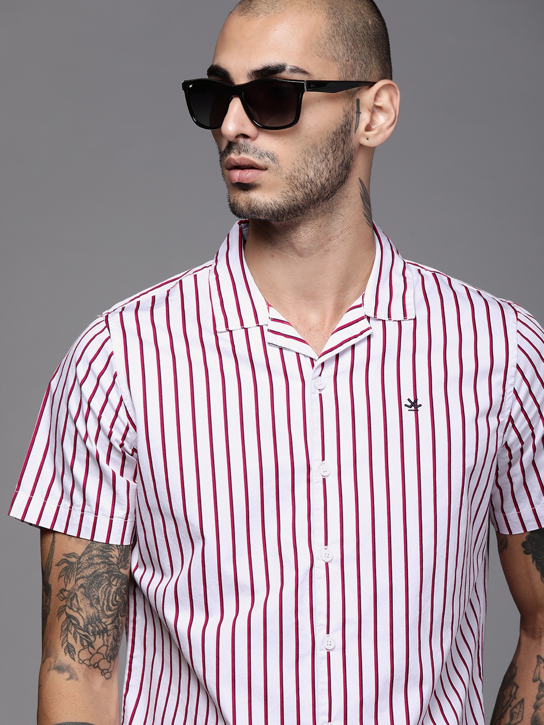 

WROGN Men White & Red Slim Fit Striped Casual Shirt