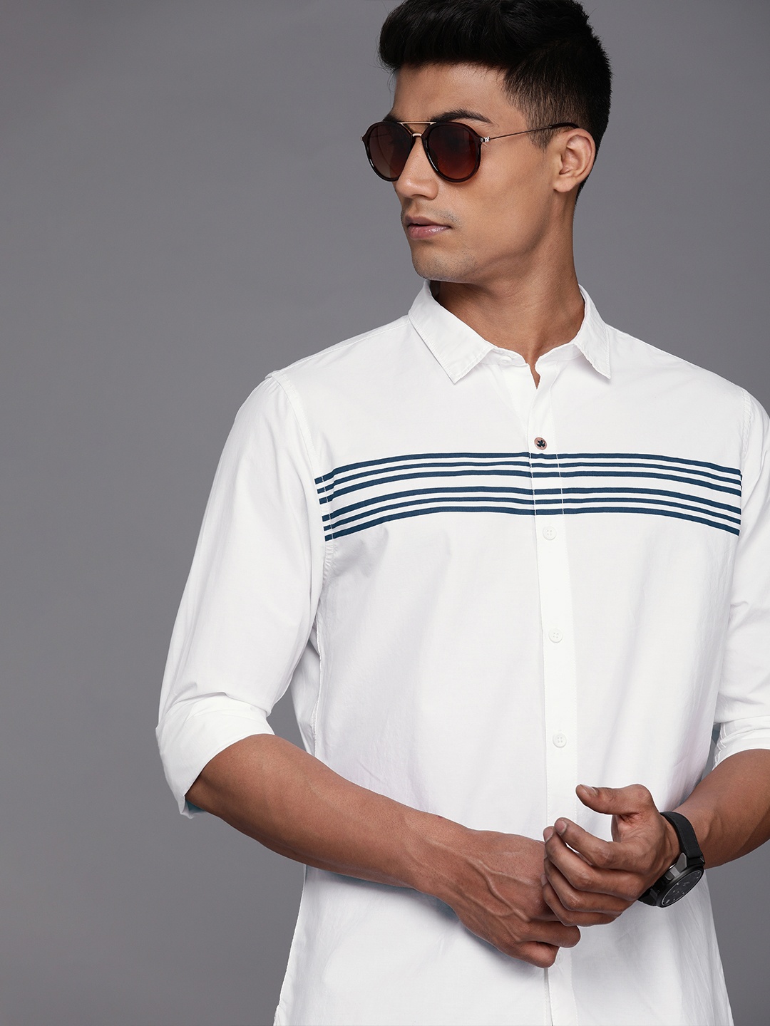 

WROGN Men White & Blue Slim Fit Striped Casual Shirt