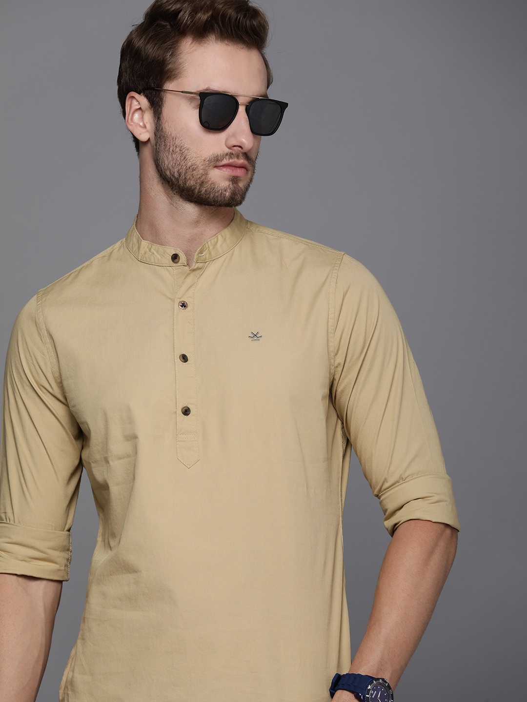 

WROGN Men Beige Solid Mandarin Collar Pure Cotton Slim Fit Casual Shirt