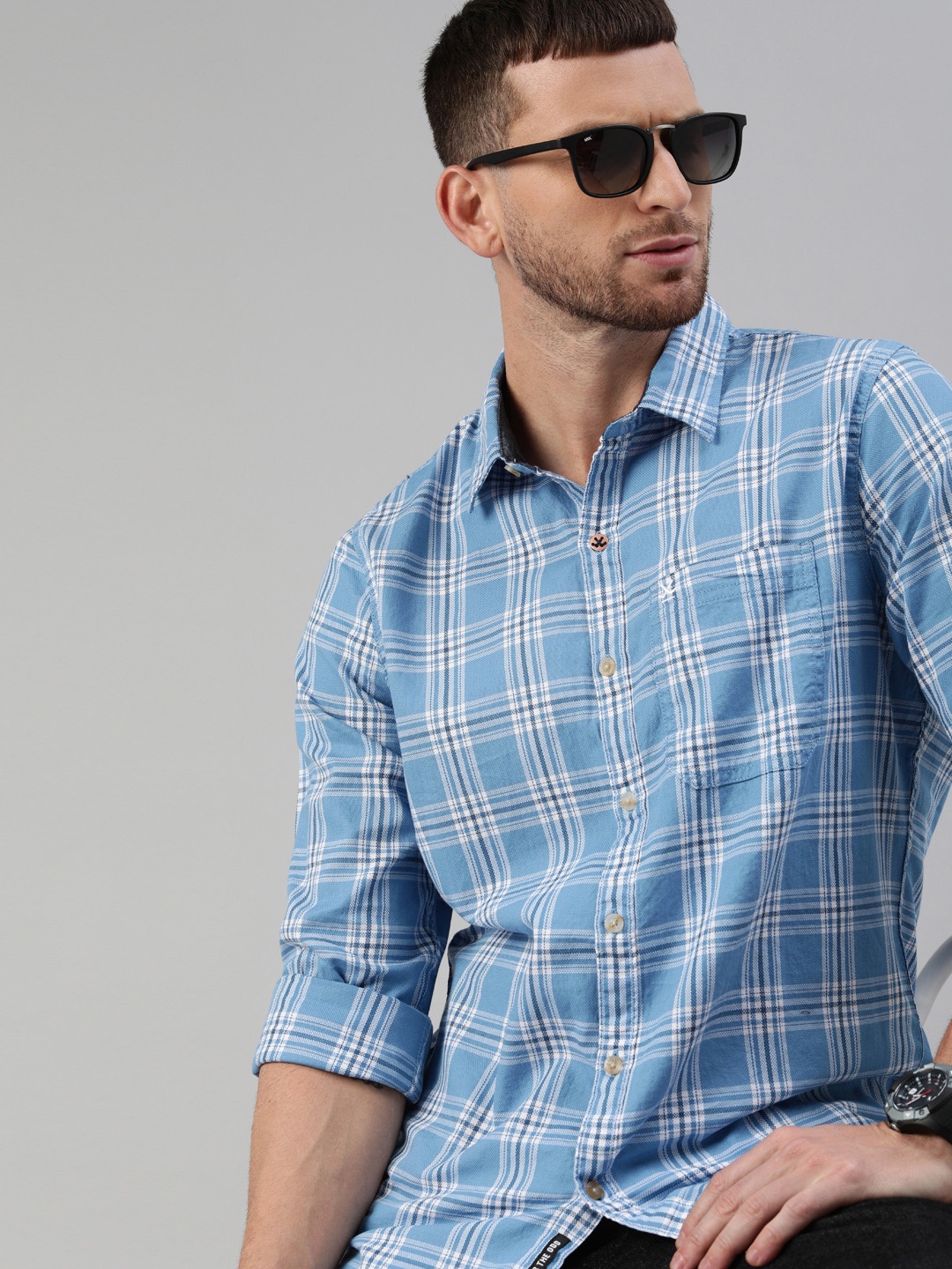 

WROGN Men Blue & White Slim Fit Checked Casual Shirt