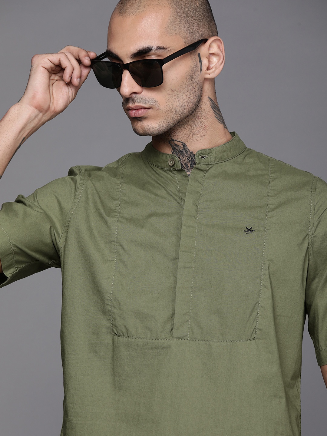 

WROGN Men Olive Green Solid Pure Cotton Casual Shirt