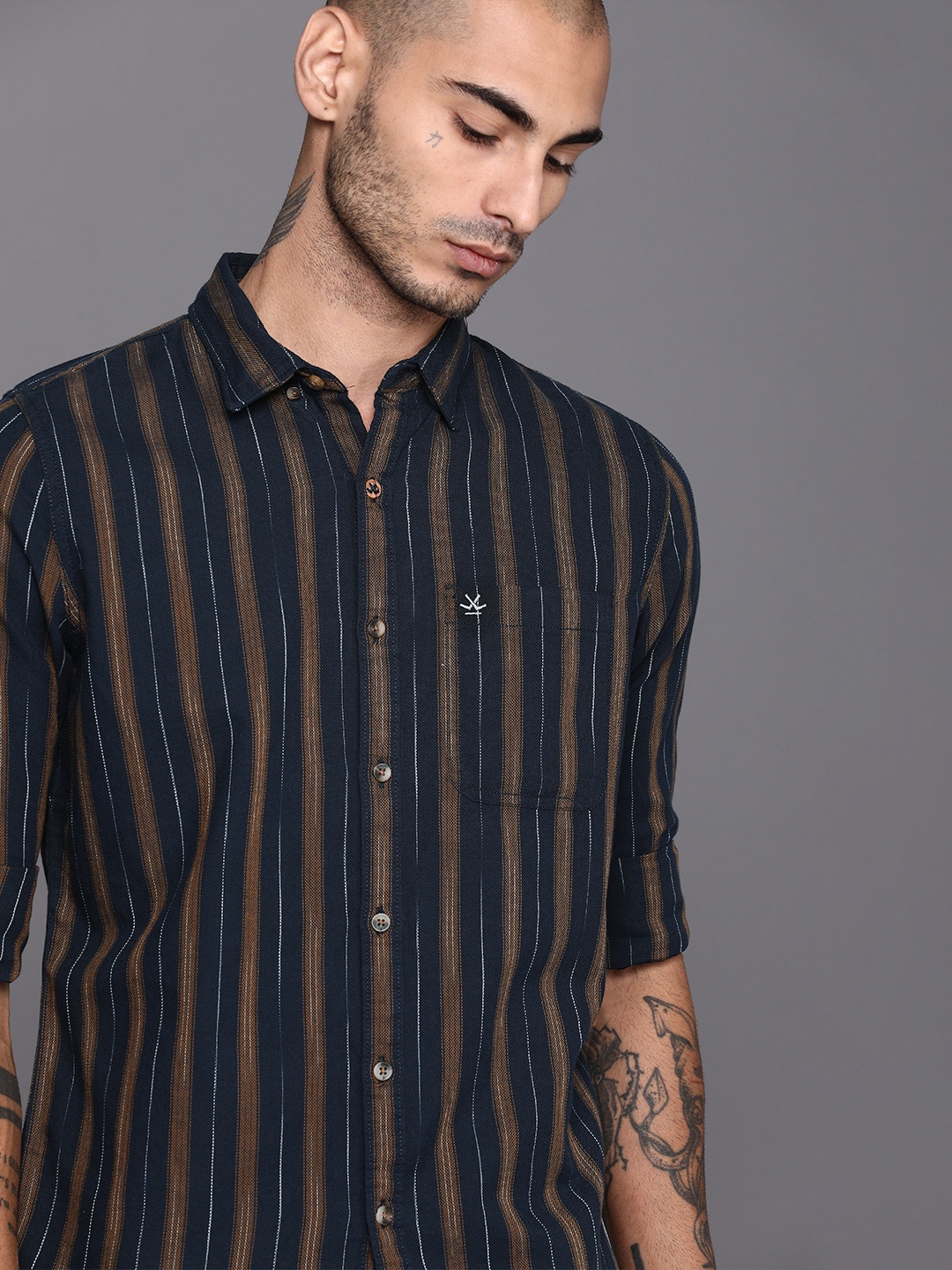 

WROGN Men Navy Blue & Brown Regular Fit Striped Casual Shirt