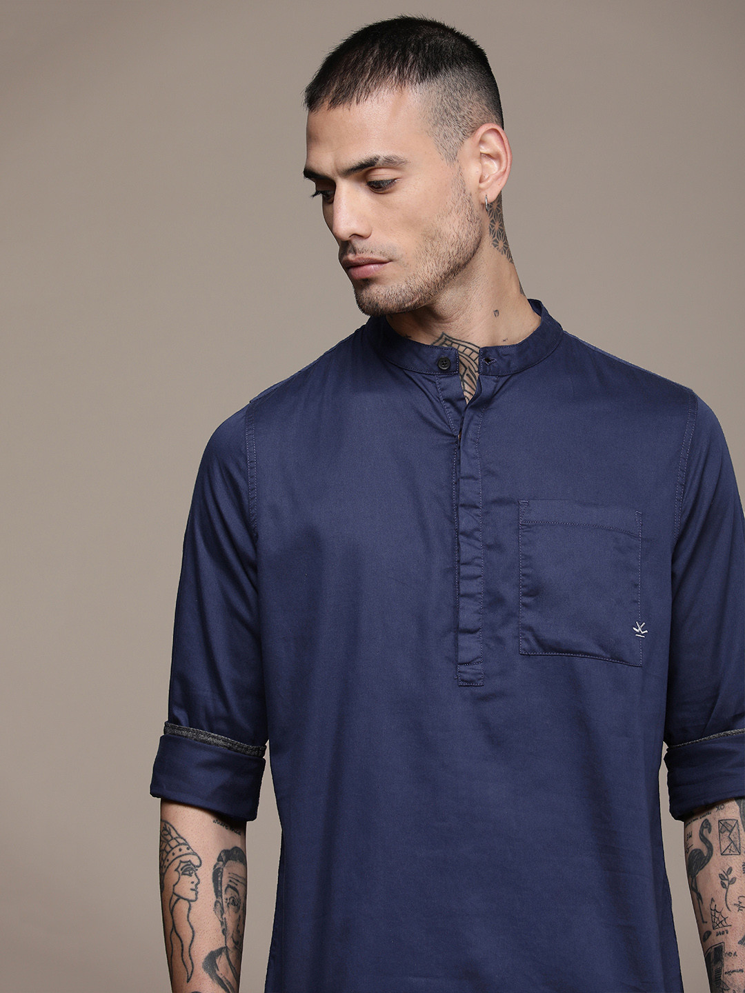 

WROGN Pure Cotton Slim Fit Casual Shirt, Navy blue