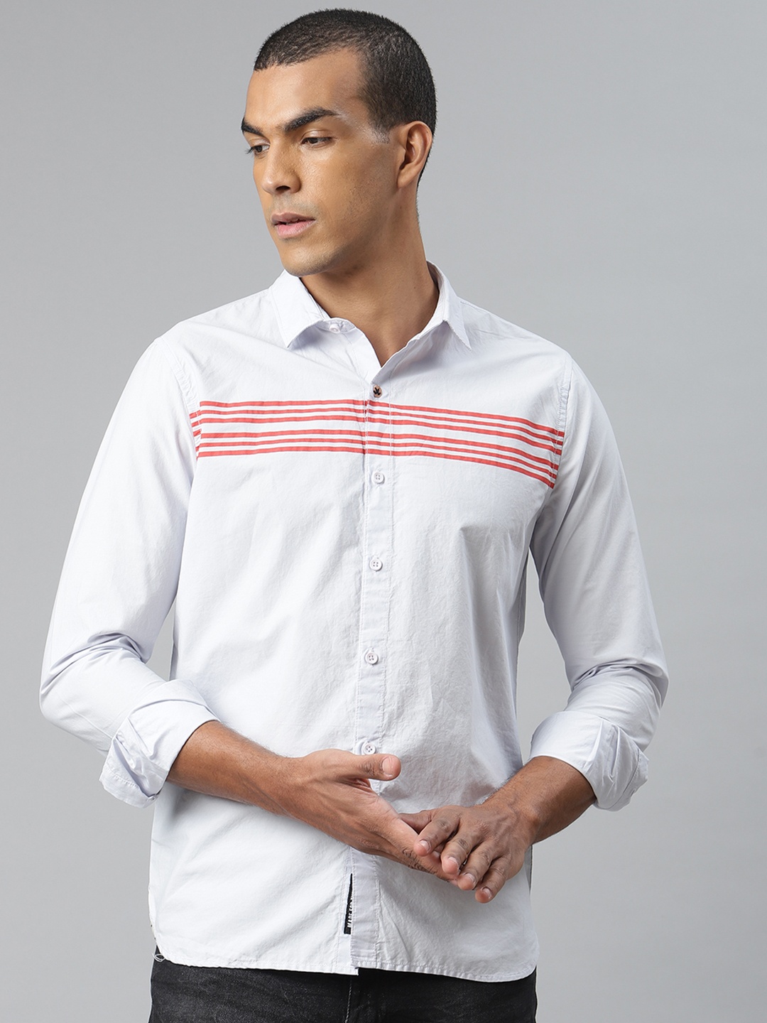 

WROGN Men Grey & Red Slim Fit Striped Casual Shirt