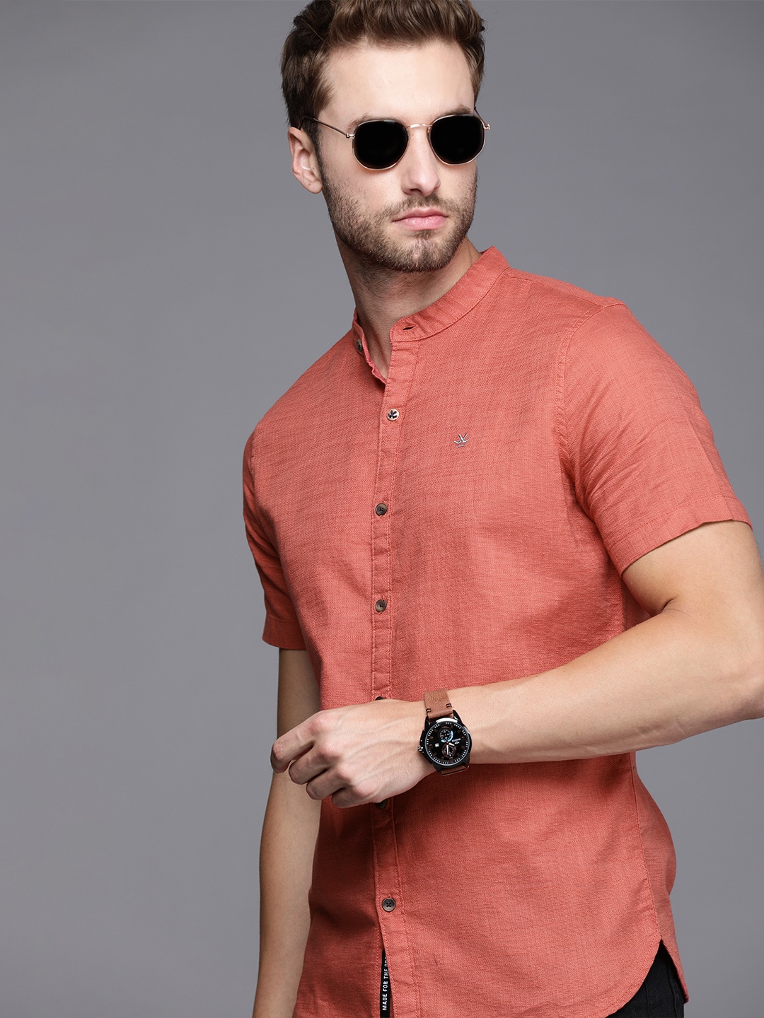 

WROGN Men Coral Red Solid Slim Fit Pure Cotton Casual Shirt