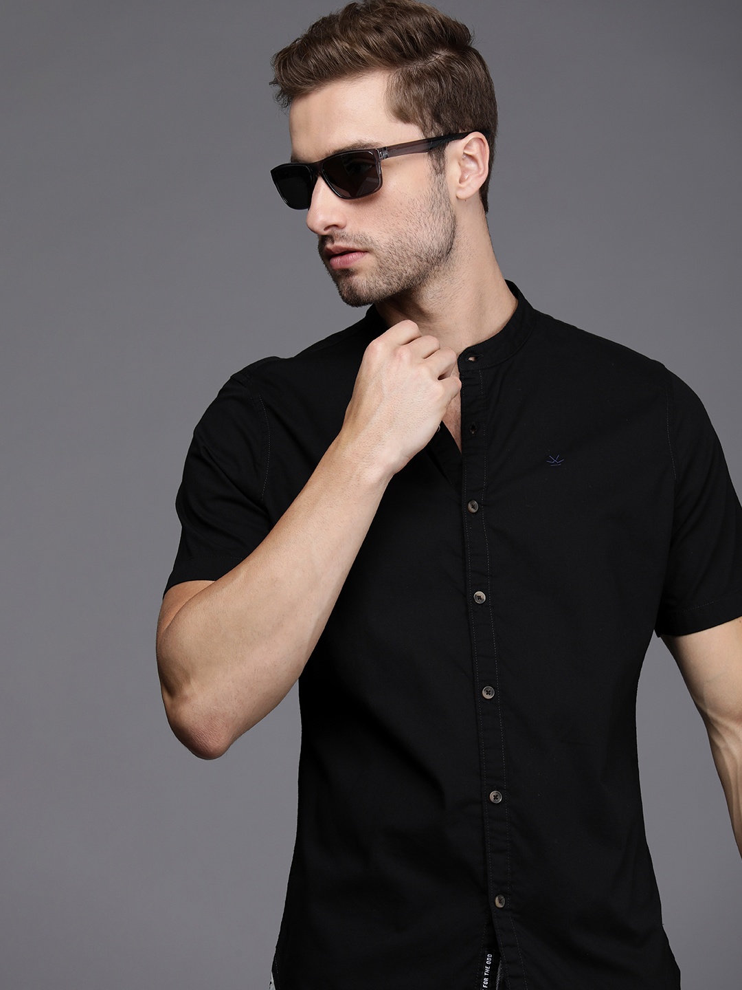 

WROGN Men Navy Blue Solid Slim Fit Pure Cotton Casual Shirt