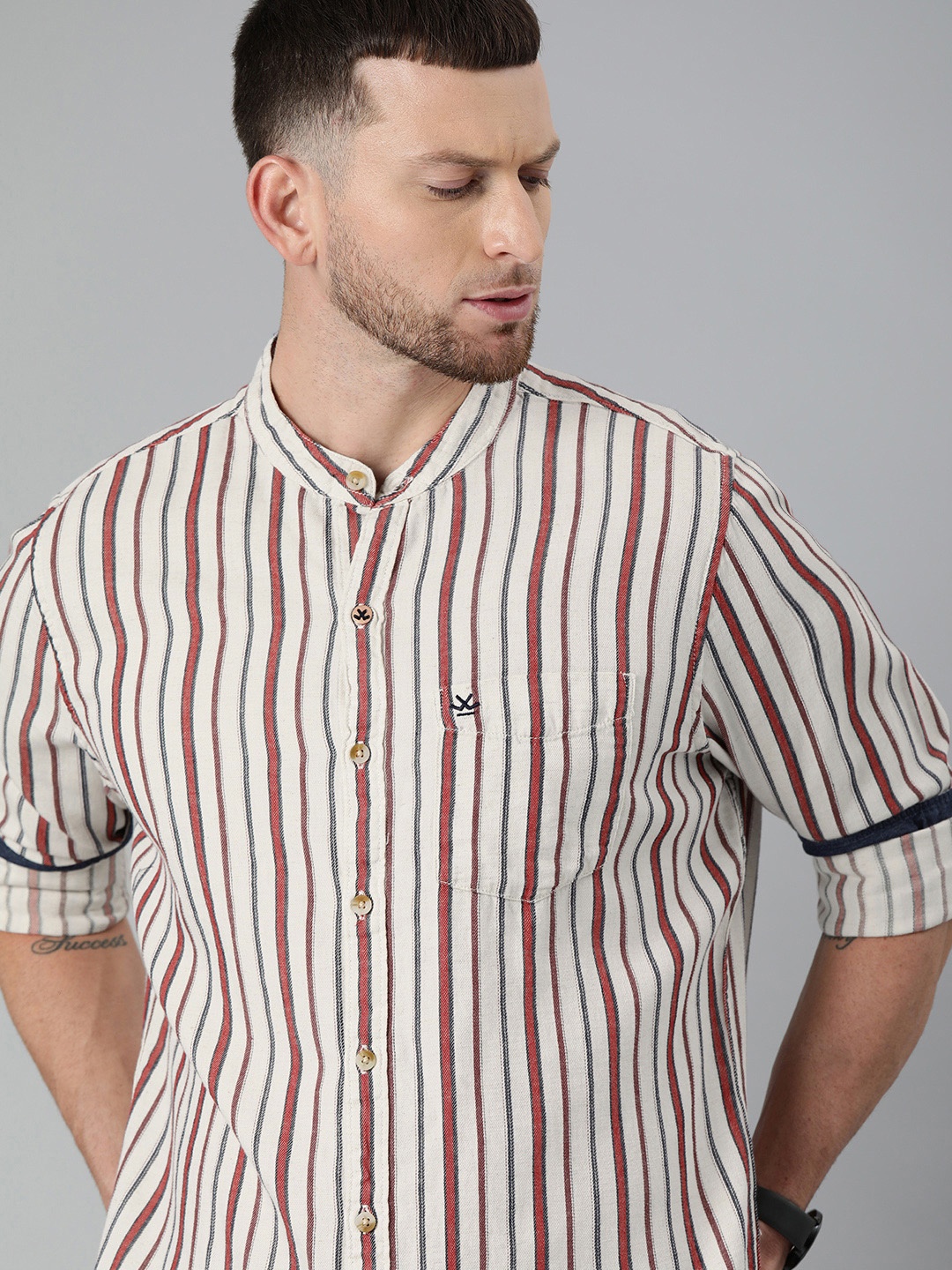 

WROGN Men White & Red Slim Fit Striped Casual Shirt