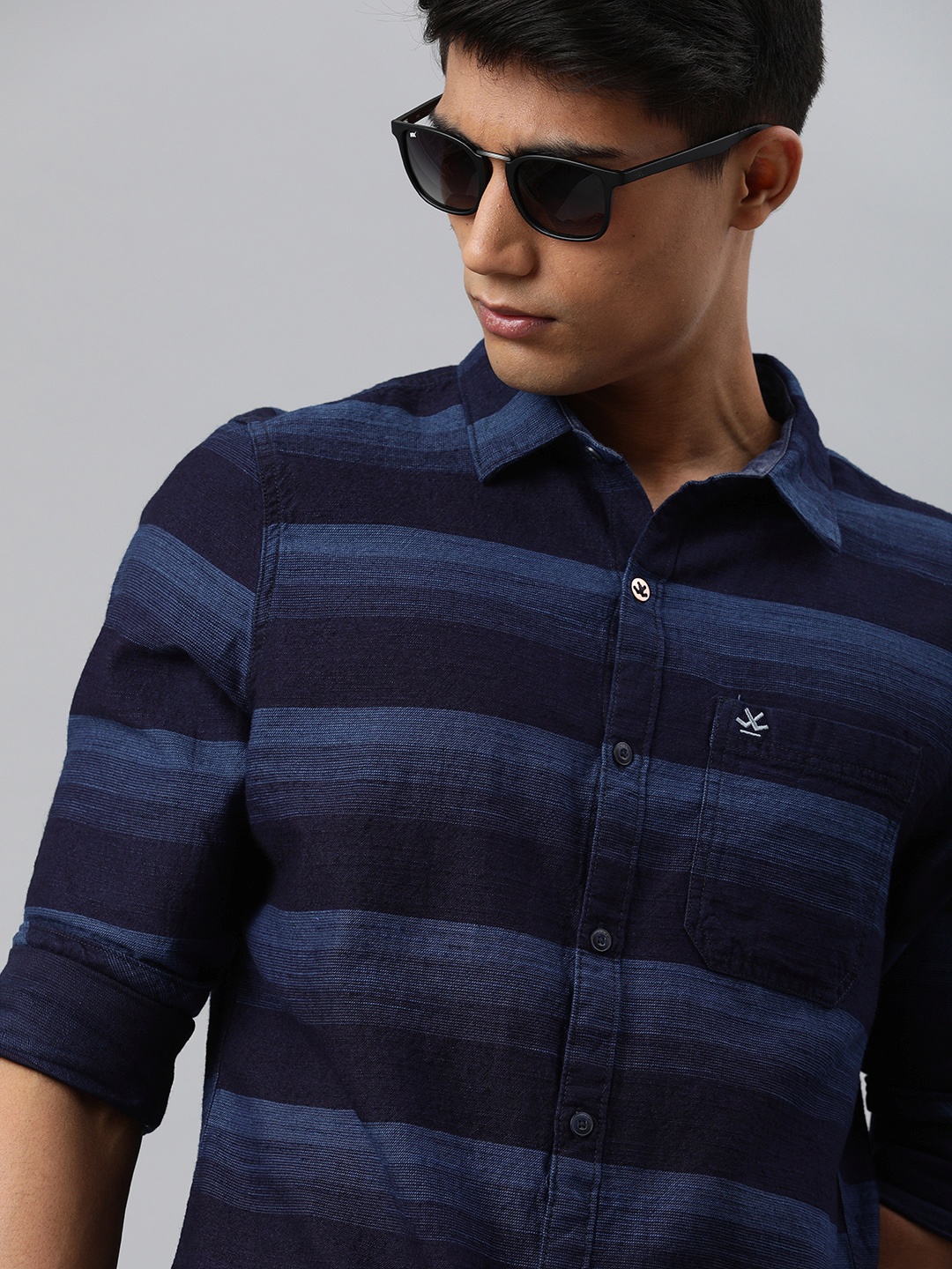 

WROGN Men Navy Blue Regular Fit Striped Casual Shirt