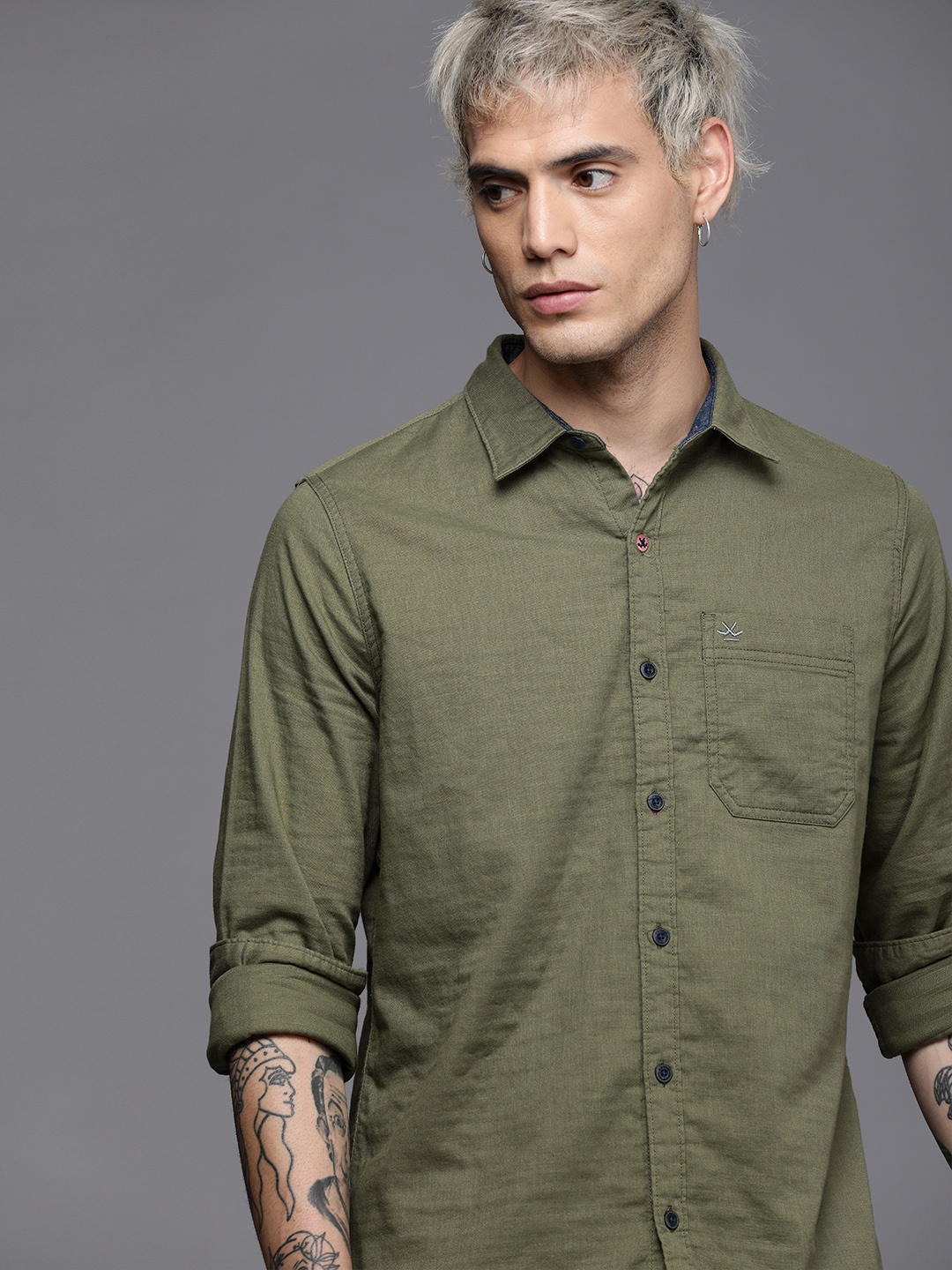 

WROGN Men Olive Green Solid Slim Fit Casual Shirt