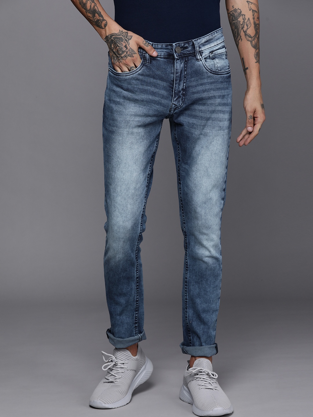 

WROGN Men Blue Slim Fit Heavy Fade Stretchable Jeans