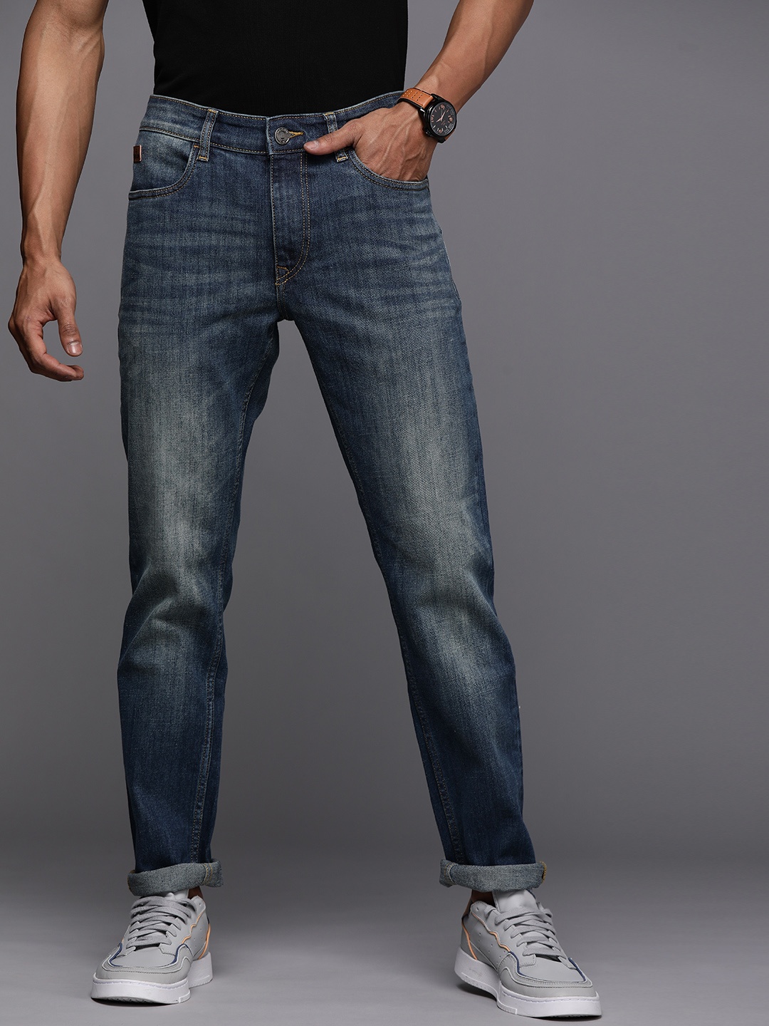 

WROGN Men Blue Slim Fit Light Fade Stretchable Jeans