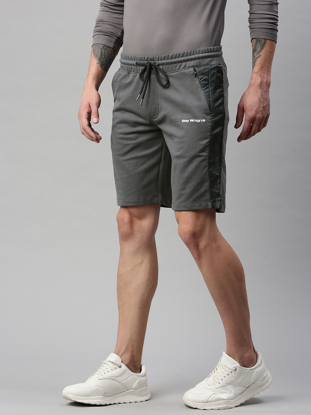 

WROGN Men Grey Solid Slim Fit Shorts