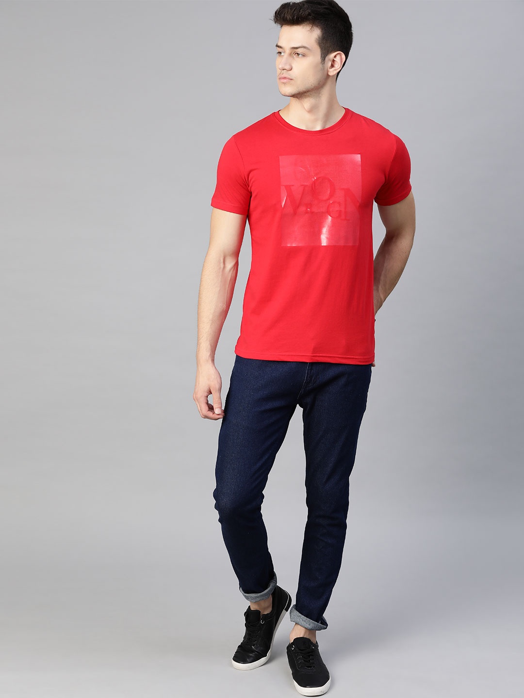 

WROGN Men Red Pure Cotton Brand Logo Printed Slim Fit T-shirt