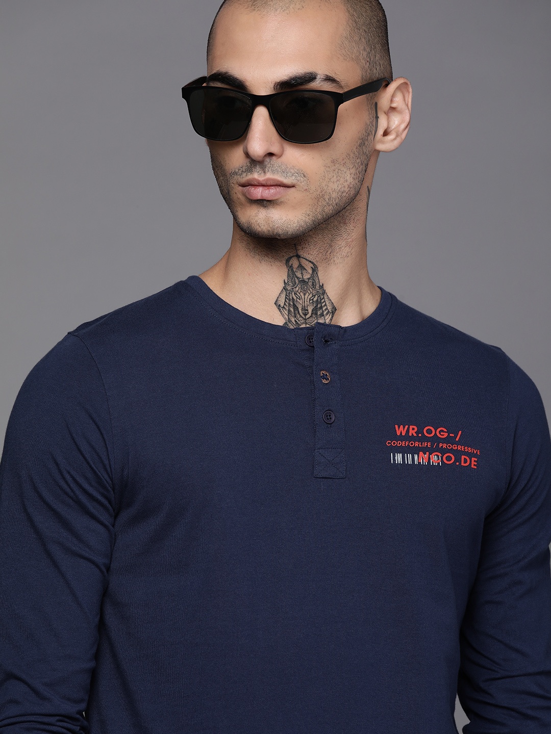 

WROGN Men Navy Blue Cotton Henley Neck Slim Fit T-shirt