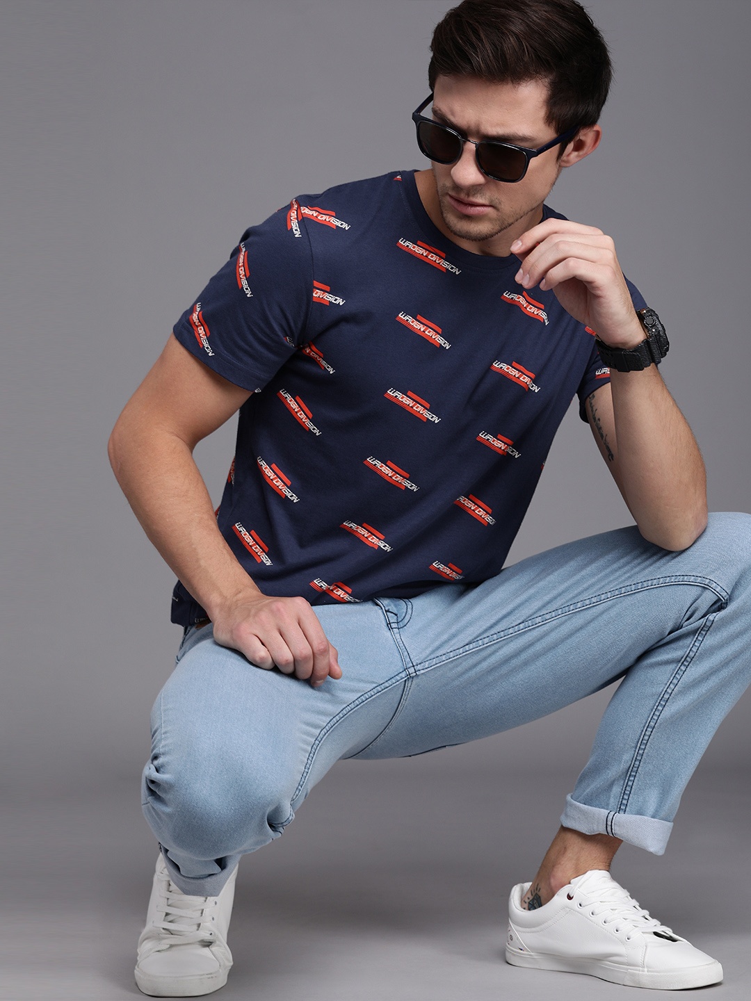 

WROGN Men Blue Printed Slim Fit Round Neck Pure Cotton T-shirt