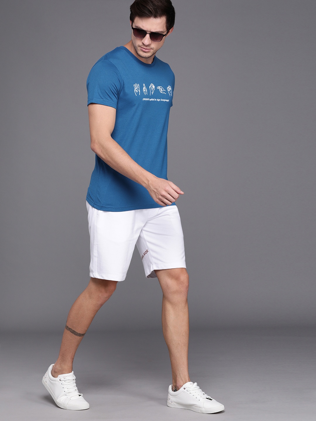 

WROGN Men Blue Printed Round Neck T-shirt