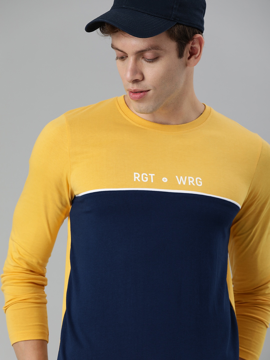 

WROGN Men Yellow Navy Blue Slim Fit Colourblocked Round Neck Pure Cotton T-shirt