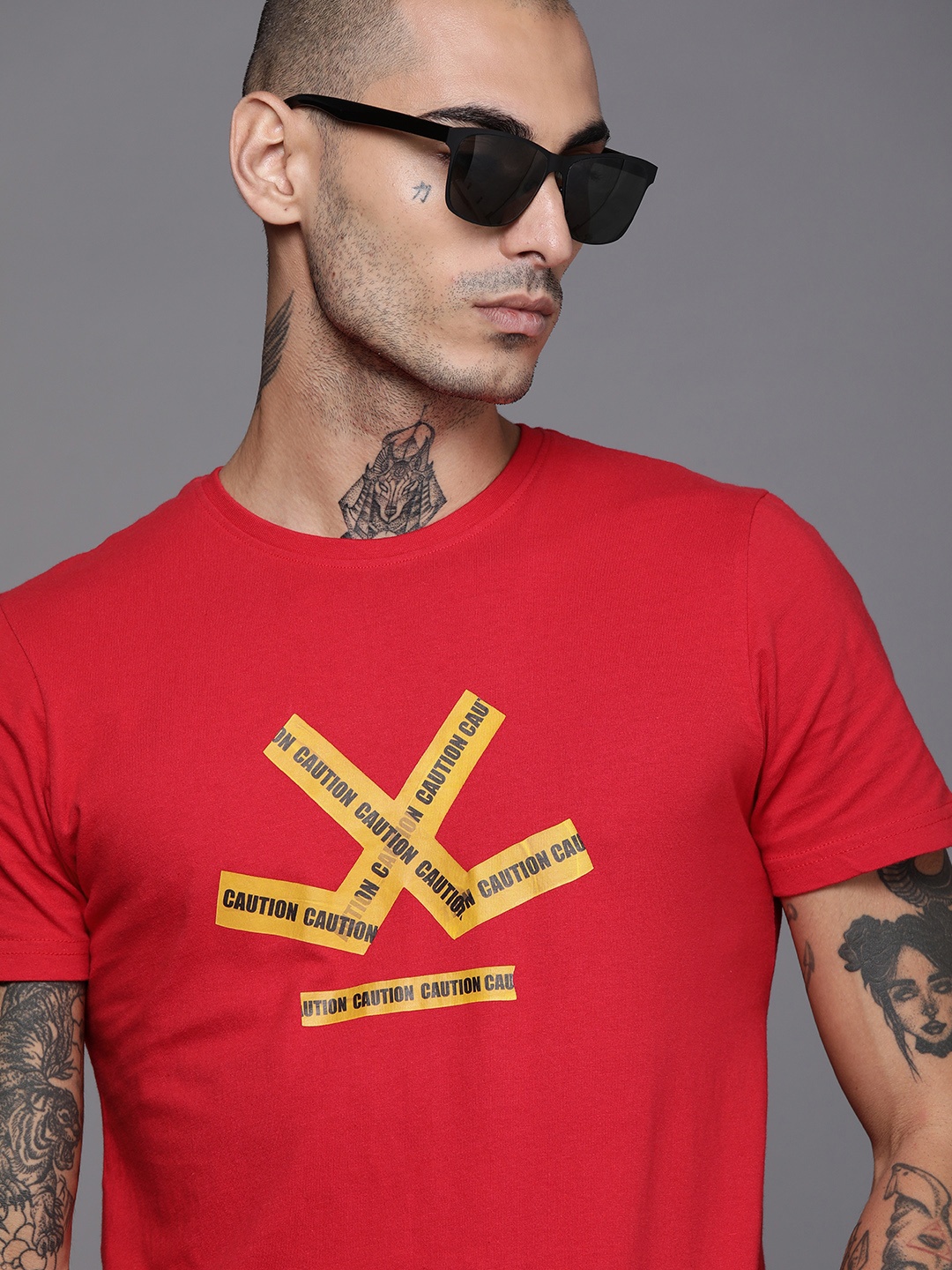 

WROGN Men Red Cotton Brand Logo Printed Slim Fit T-shirt