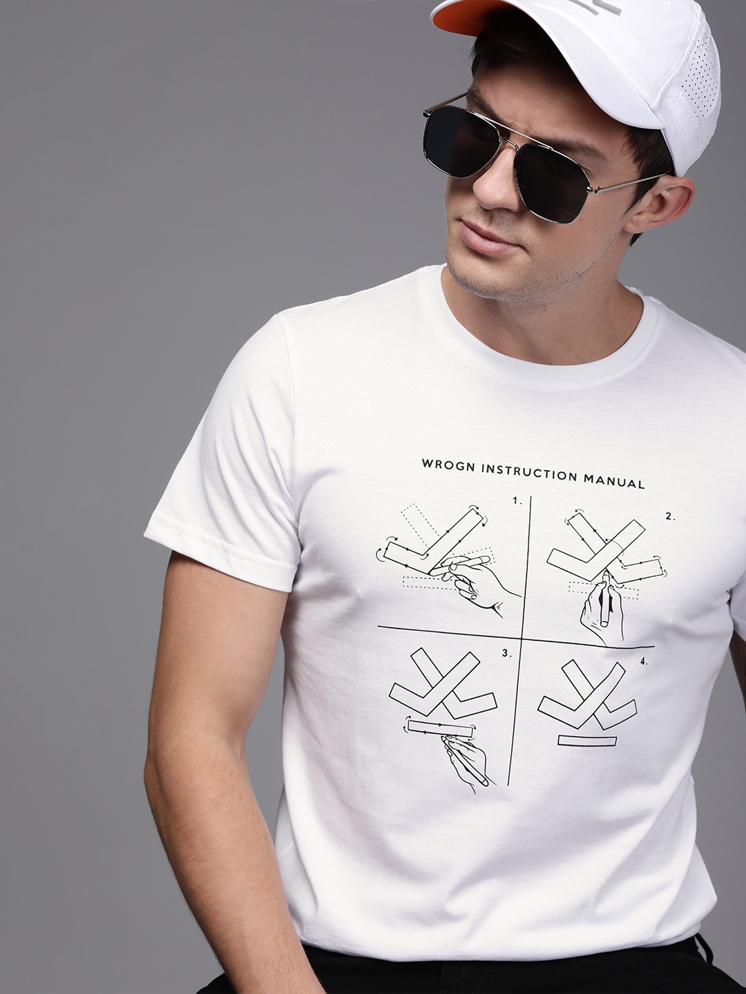 

WROGN Men White Slim Fit Printed Round Neck T-shirt