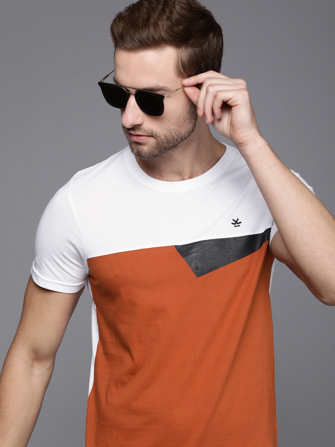 

WROGN Men Rust Red & White Cotton Colourblocked T-shirt