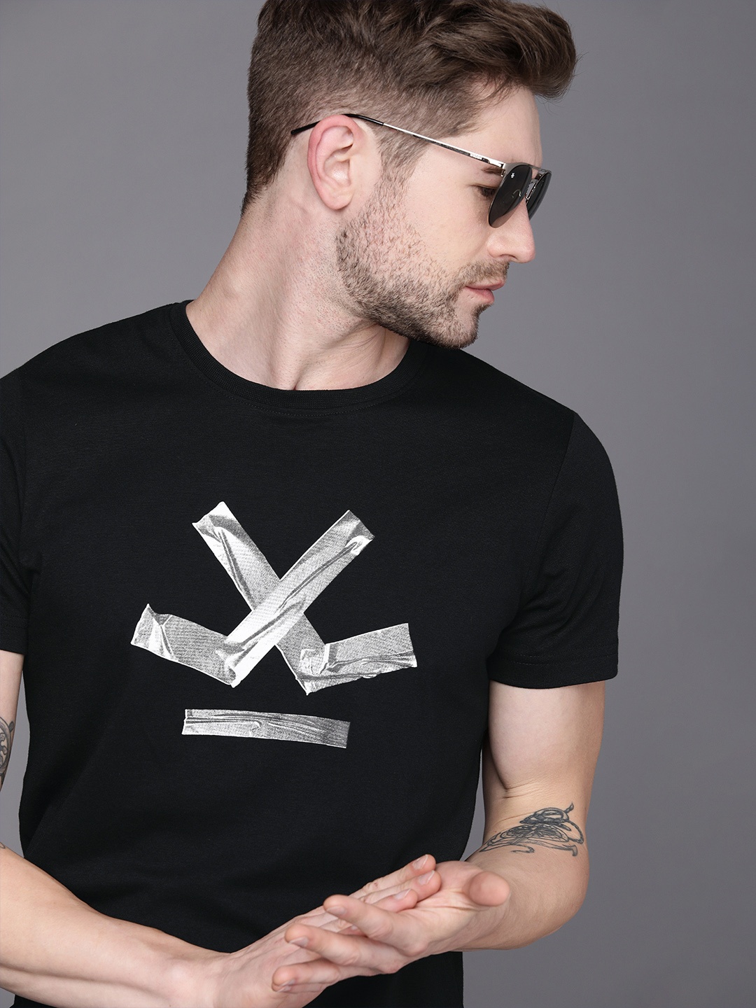 

WROGN Men Black Slim Fit Brand Logo Printed T-shirt