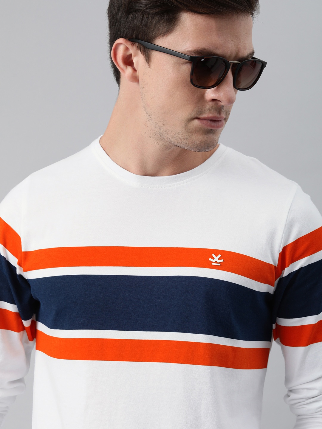 

WROGN Men White Navy Blue Striped Slim Fit Pure Cotton T-shirt