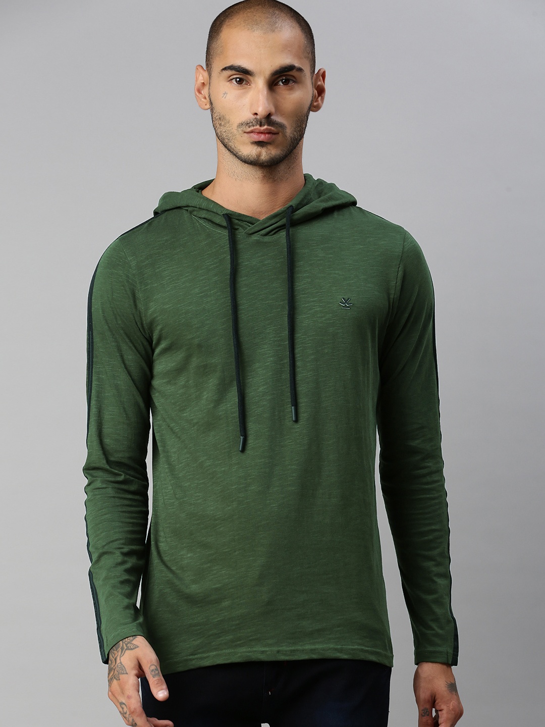 

WROGN Men Olive Green Solid Slim Fit Hood Pure Cotton T-shirt