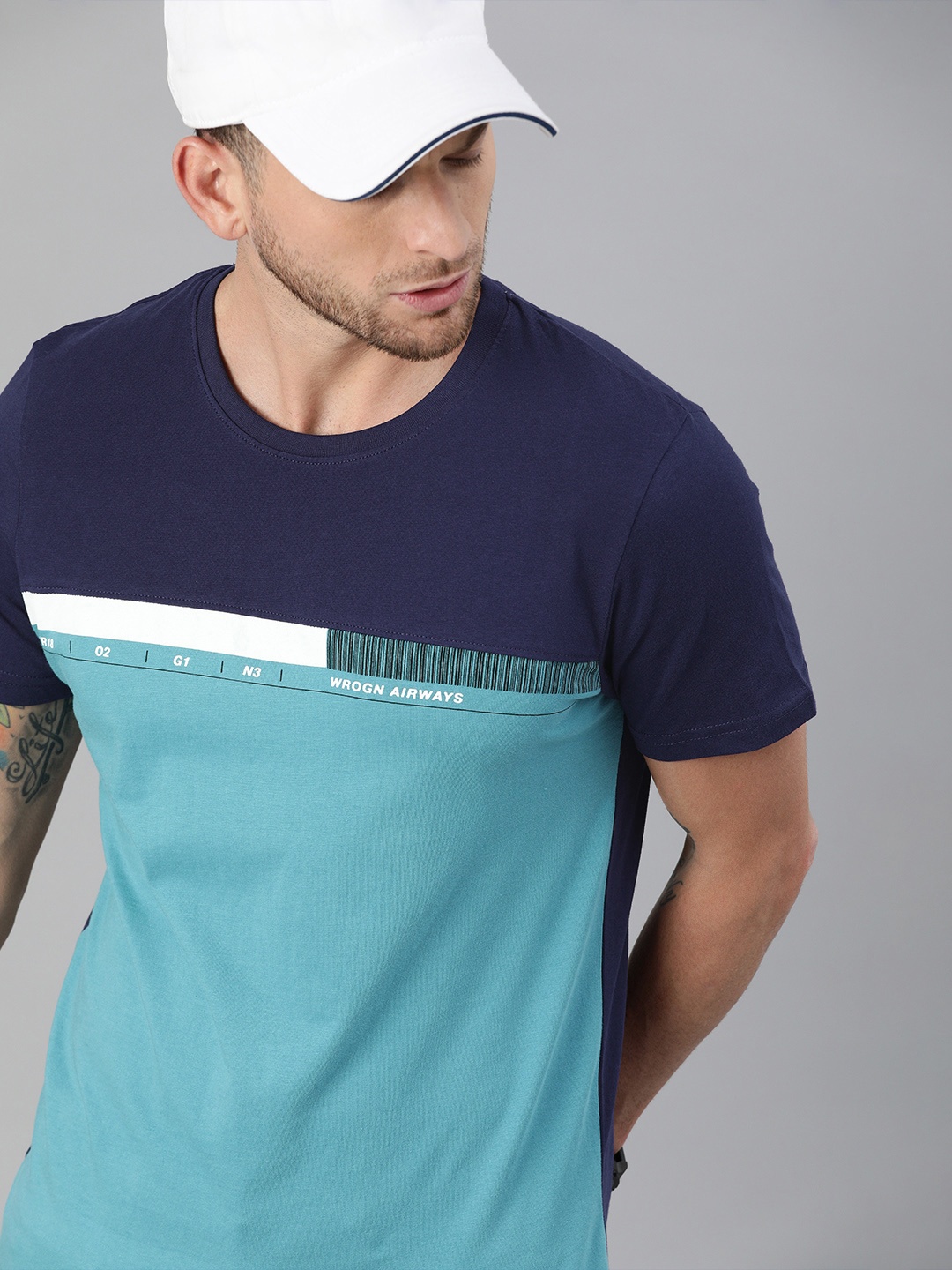 

WROGN Men Navy Blue Turquoise Blue Slim Fit Colourblocked Round Neck Pure Cotton T-shirt