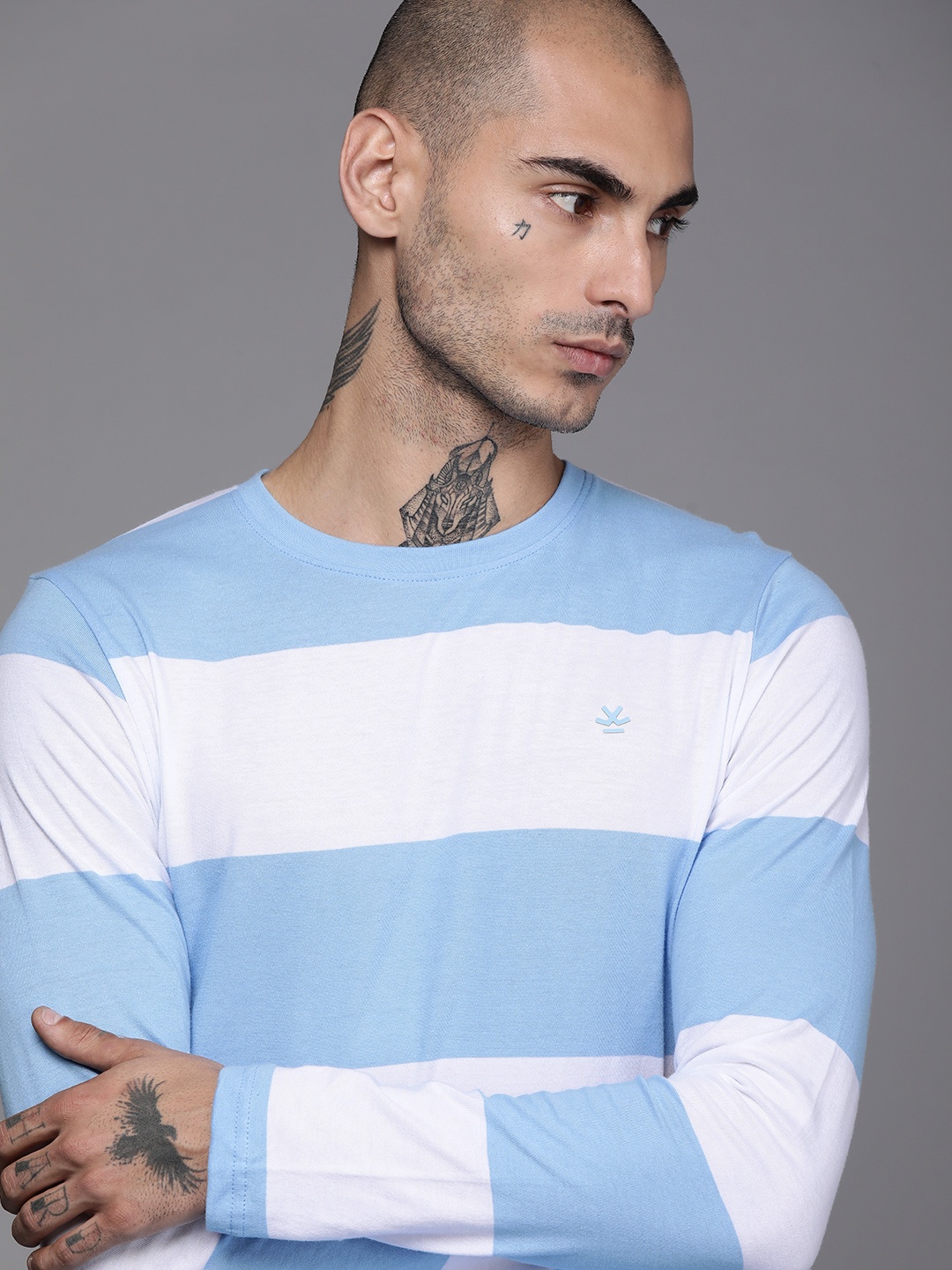 

WROGN Men Blue White Striped Slim Fit Pure Cotton T-shirt