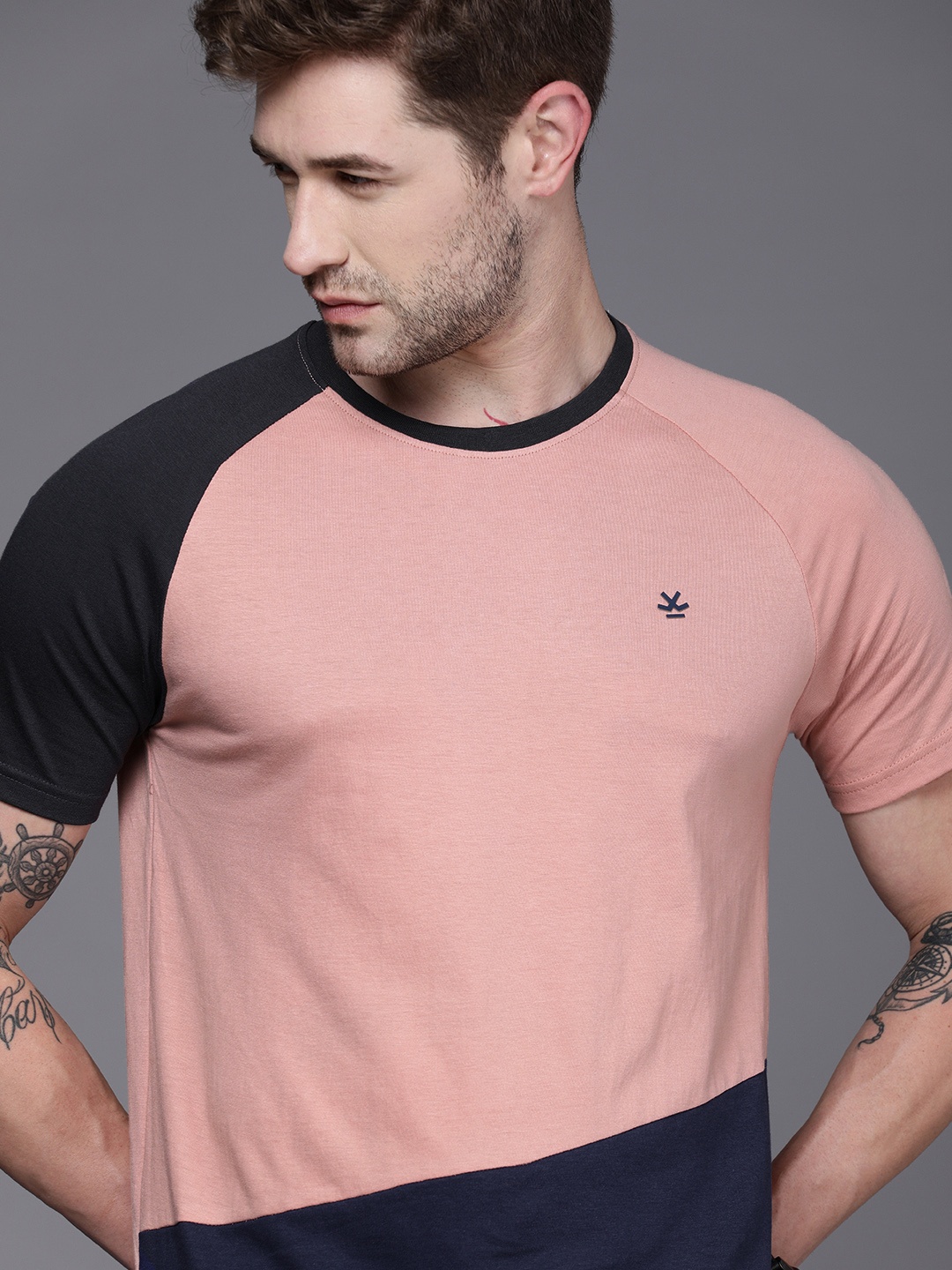 

WROGN Men Peach-Coloured & Navy Blue Colourblocked Slim Fit T-shirt