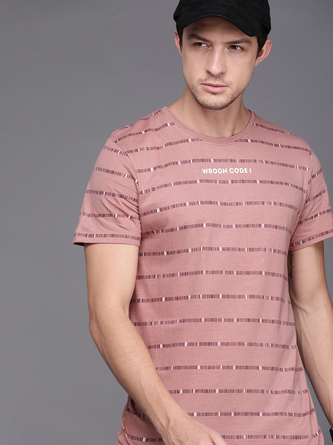 

WROGN Men Pink Printed Slim Fit Round Neck Pure Cotton T-shirt
