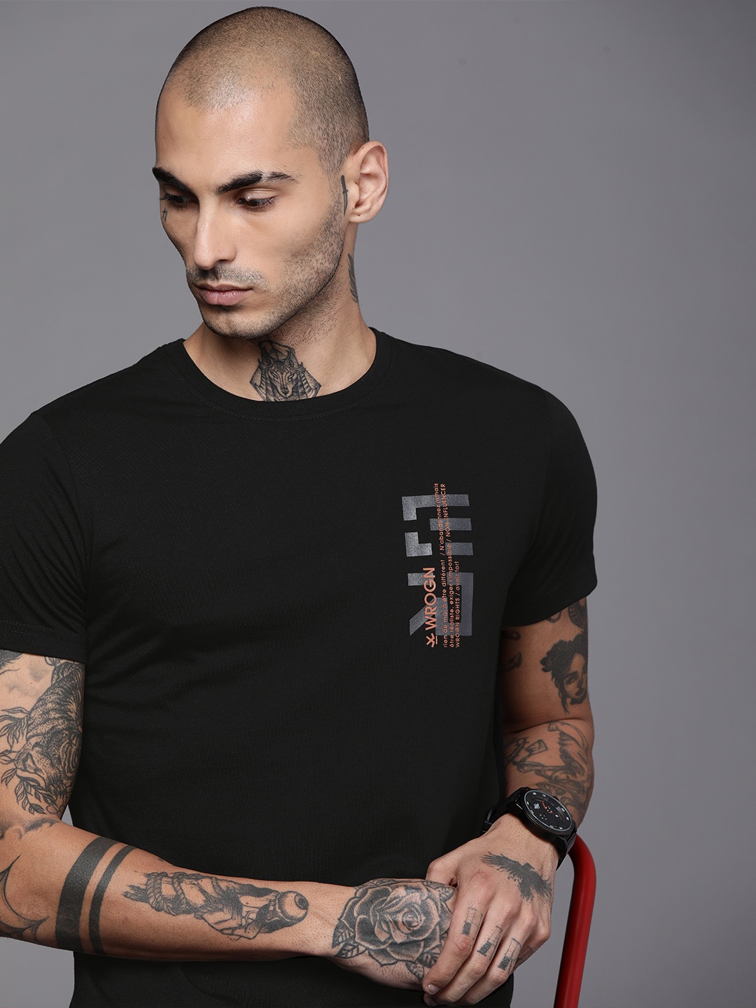 

WROGN Men Black Typography Printed Slim Fit Pure Cotton T-shirt