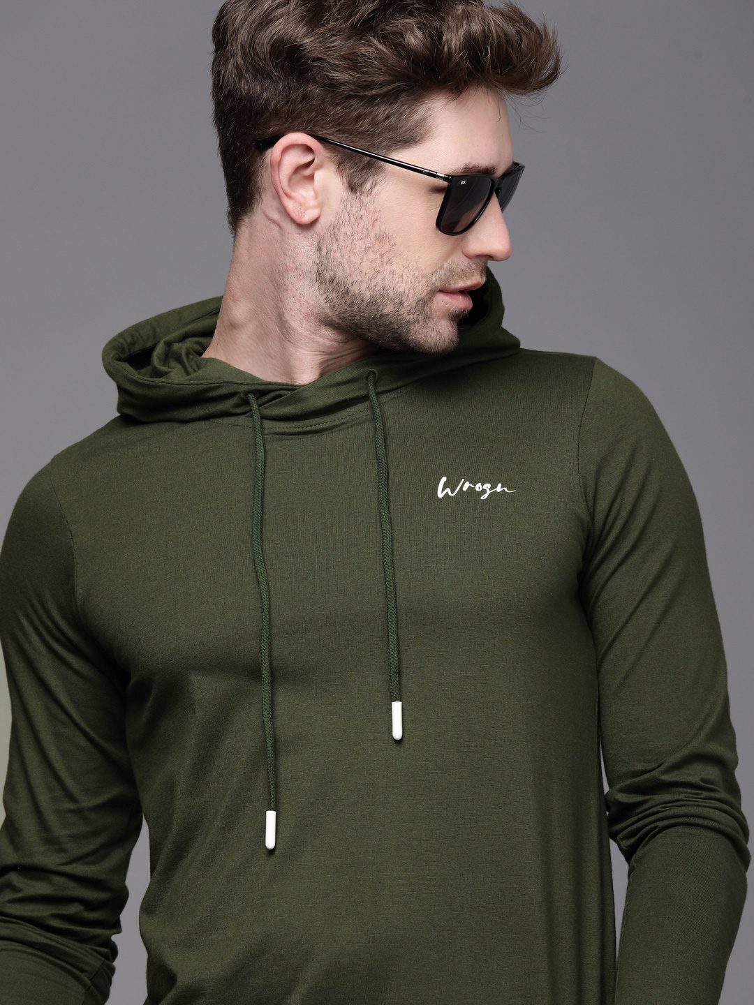 

WROGN Men Olive Green Solid Slim Fit Hooded T-shirt