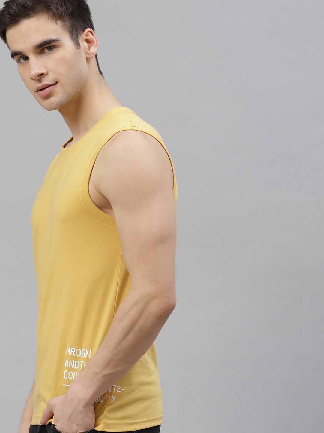 

WROGN Men Yellow & White Printed T-shirt